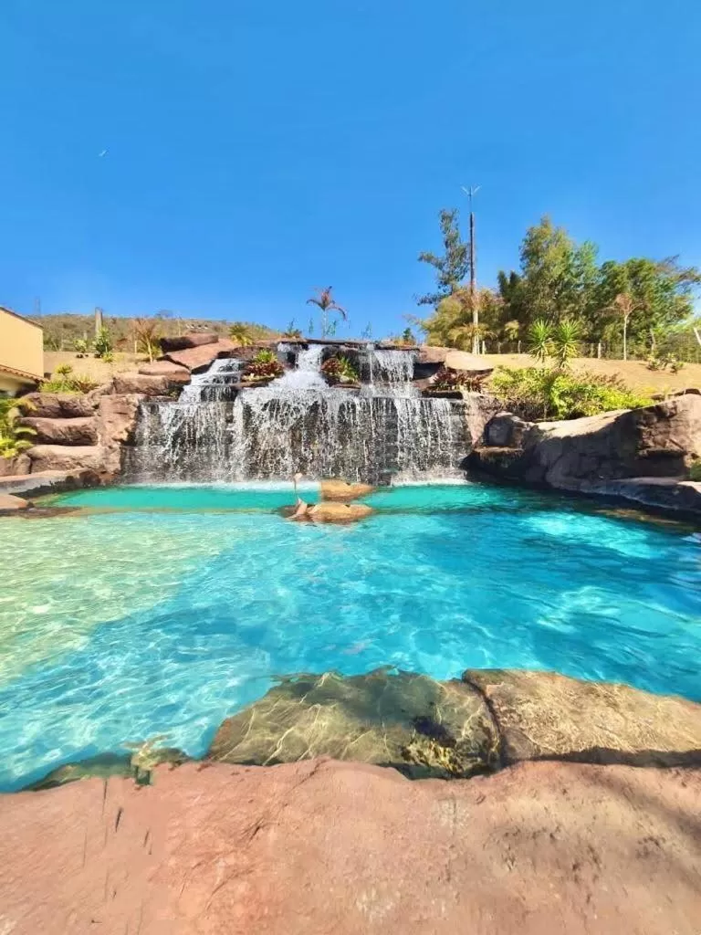 Swimming pool in Pousada Le Sapê