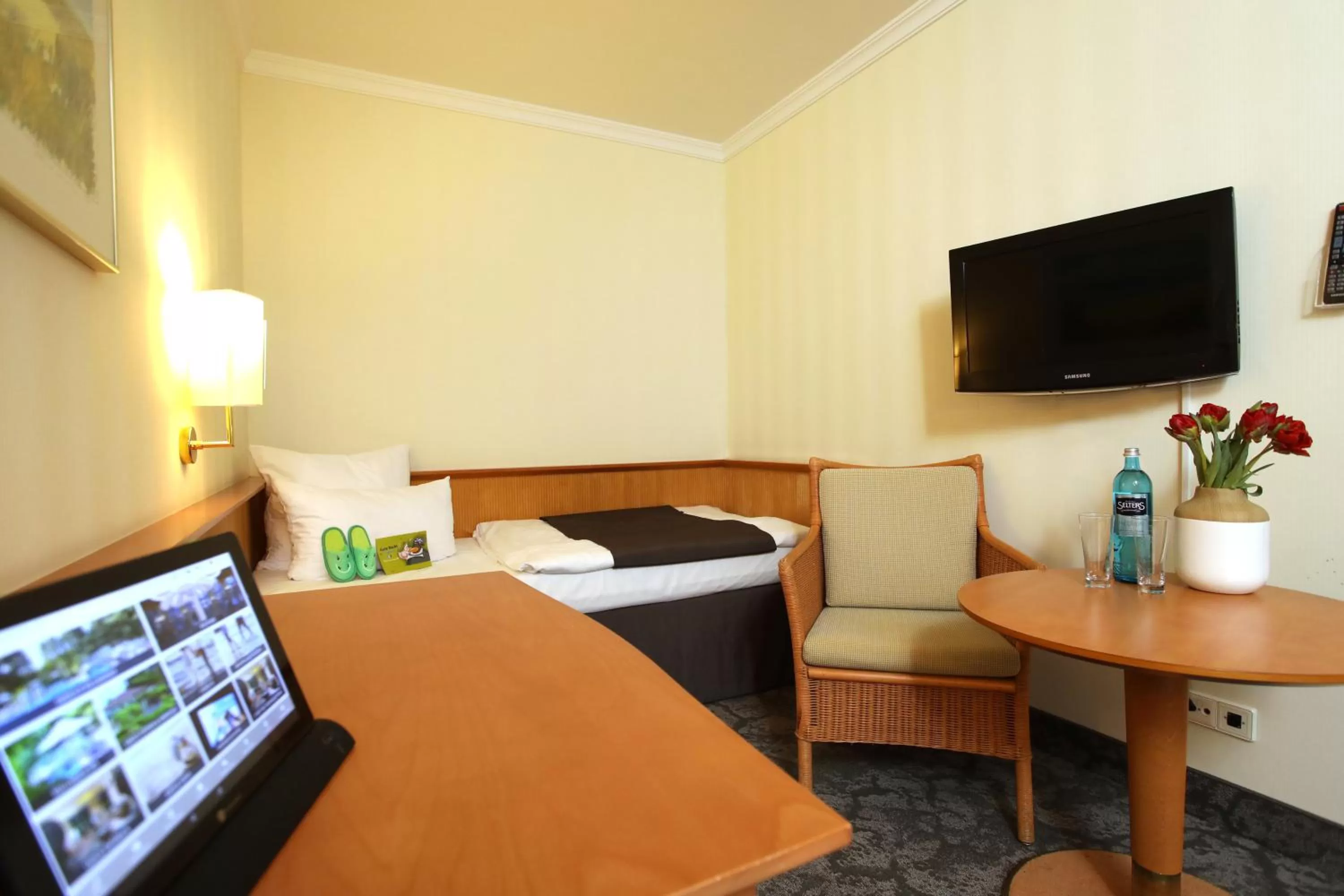 TV and multimedia, Bed in Hotel Bernstein Prerow
