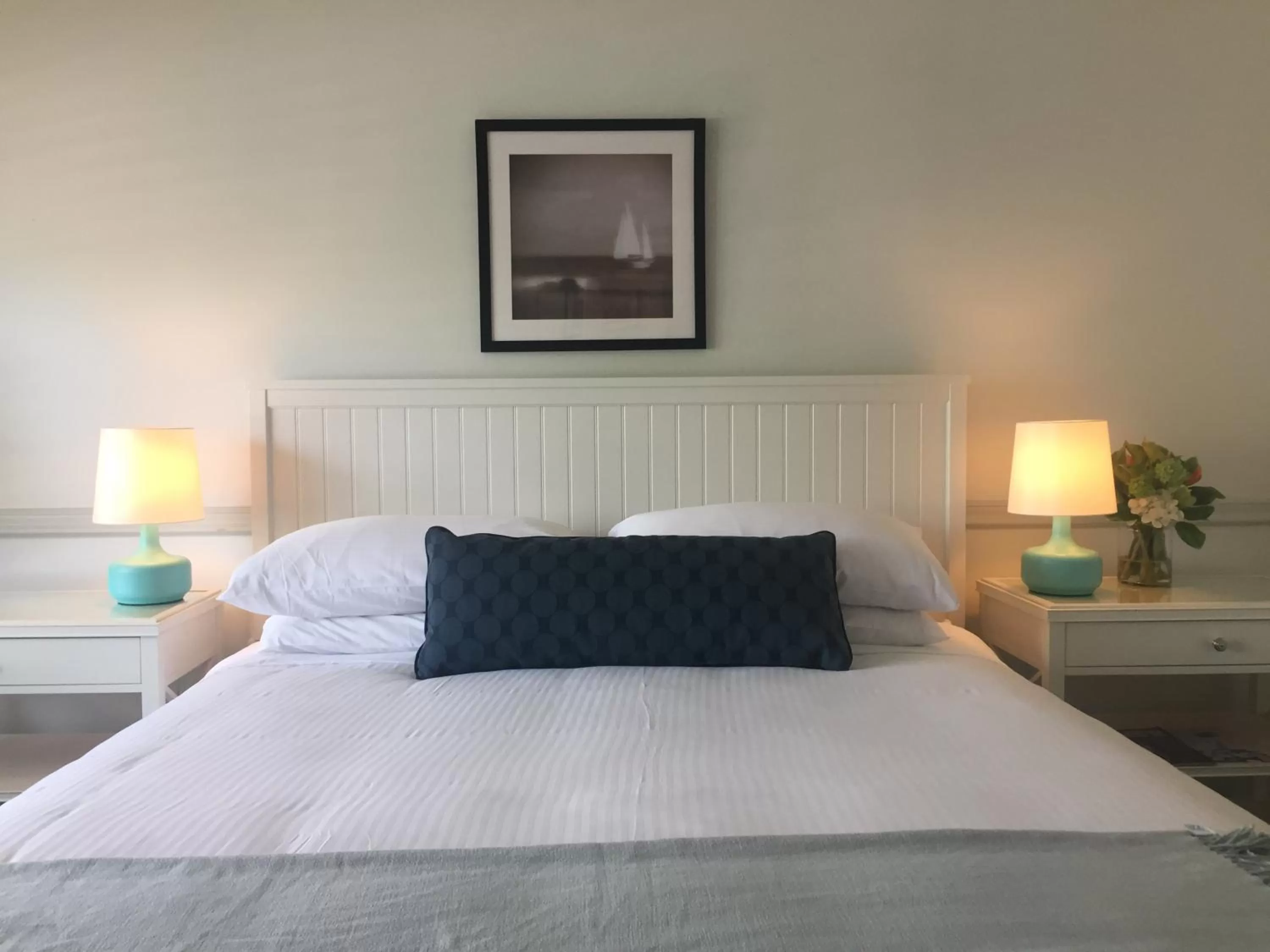 Bed in Blue Lantern Inn, A Four Sisters Inn