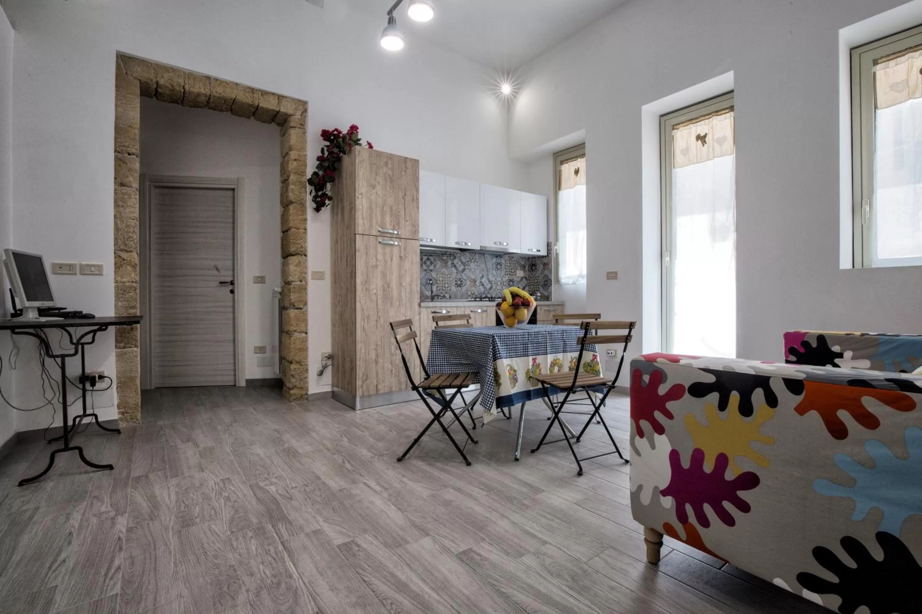 Dining Area in GARDEN HOUSE: APARTMENTS AND ROOMS FOR HOLIDAYS