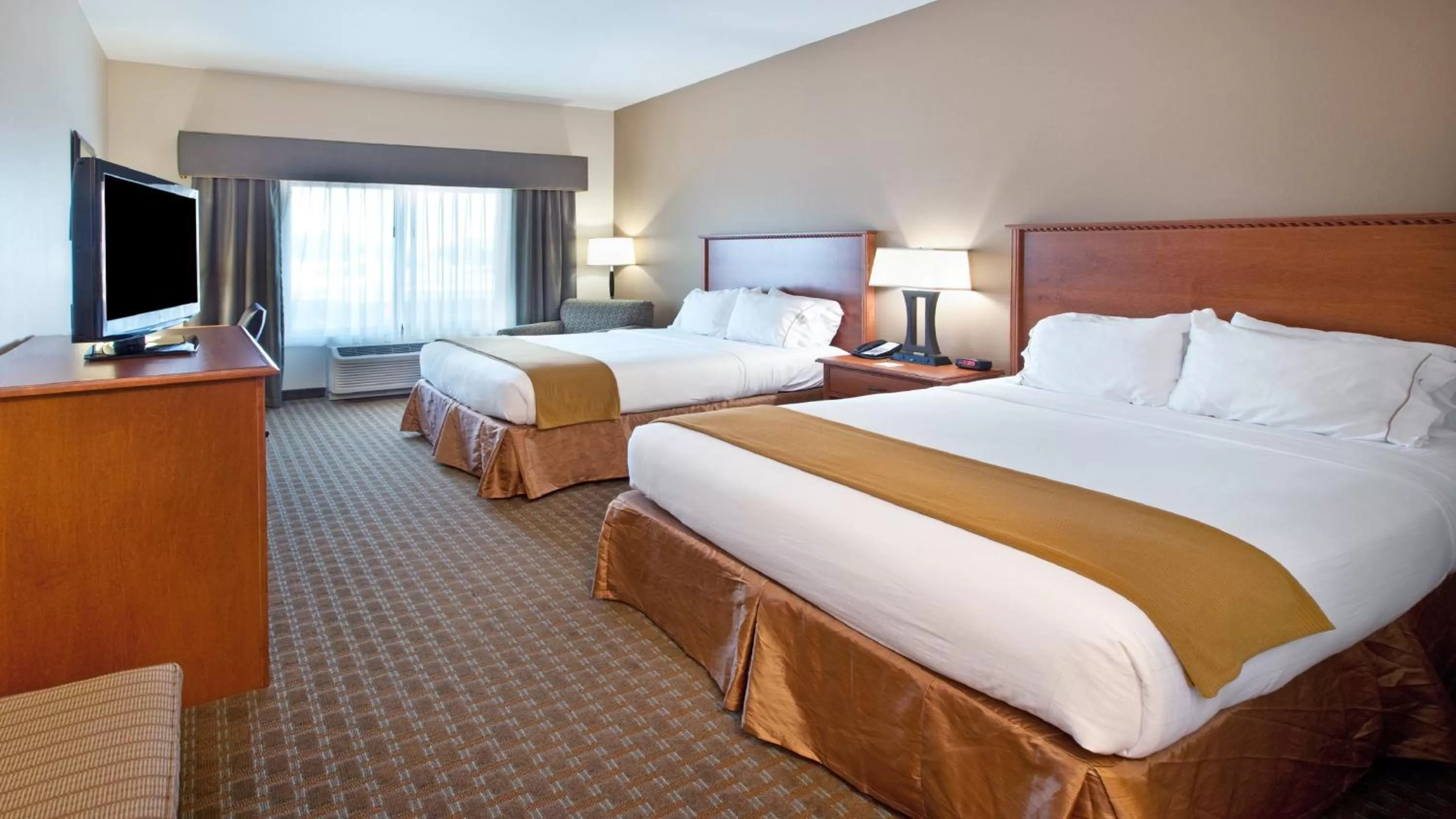 Queen Room with Two Queen Beds in Holiday Inn Express & Suites Sioux Falls Southwest, an IHG Hotel