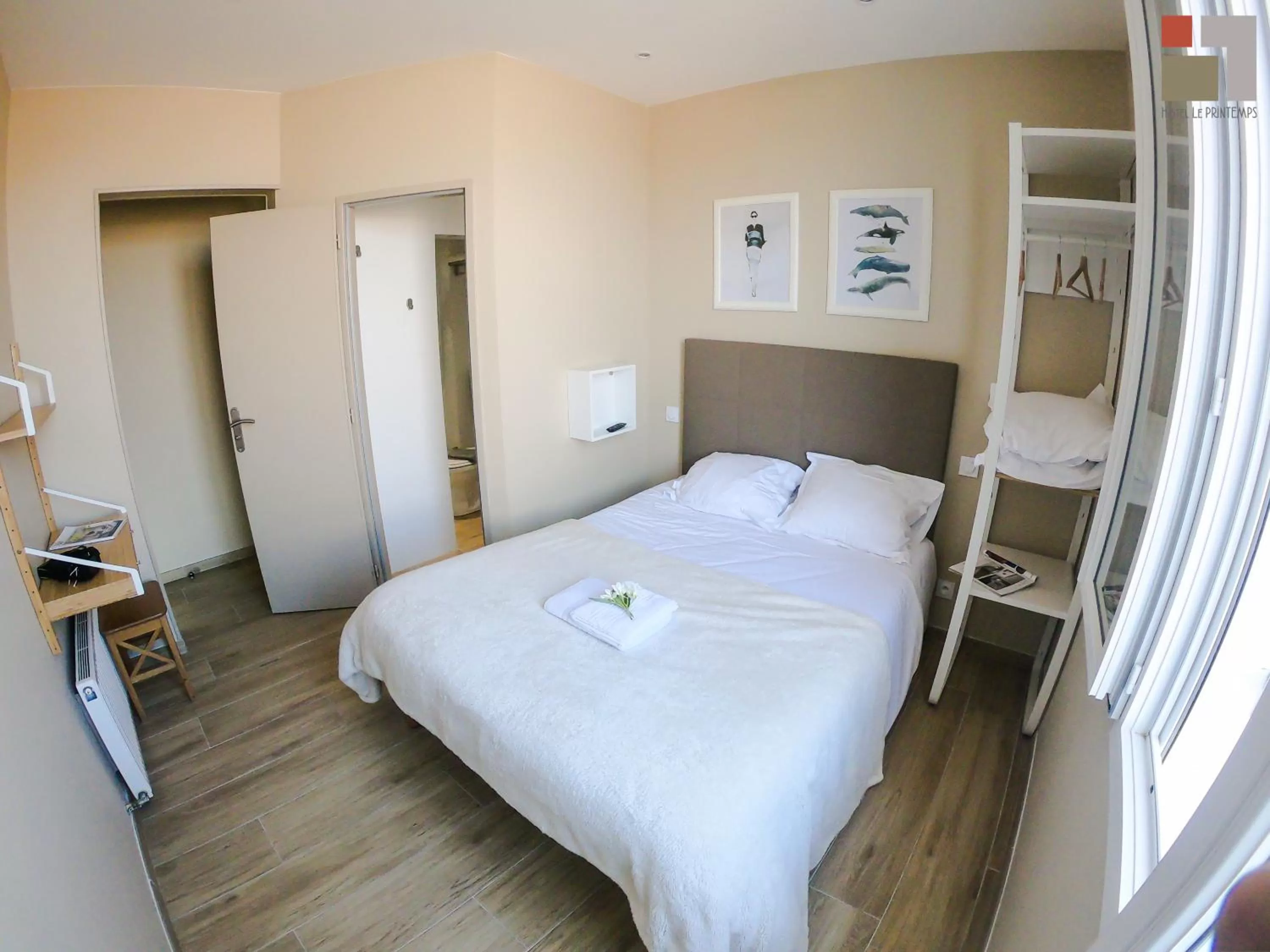 Bed in Hôtel Le Printemps