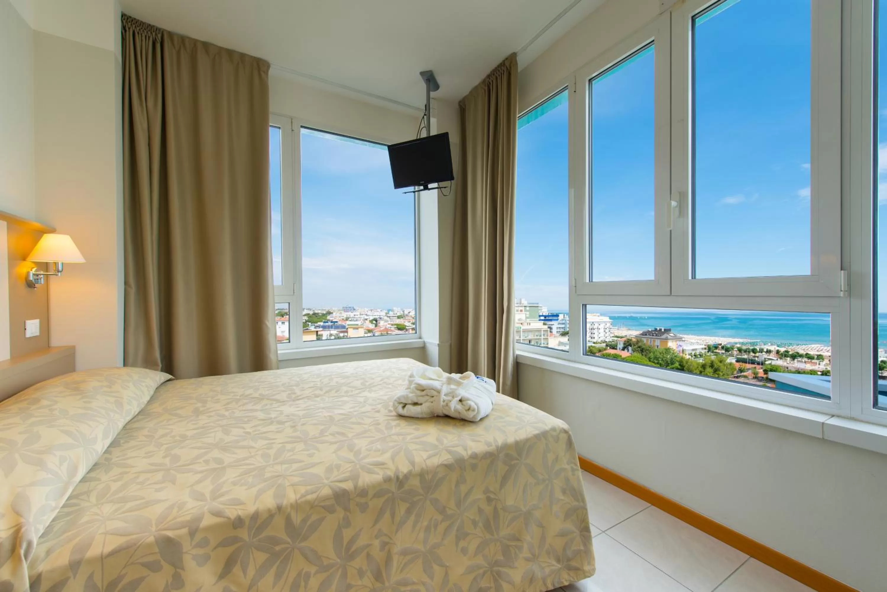 Drinks, Bed in Hotel Cristallo