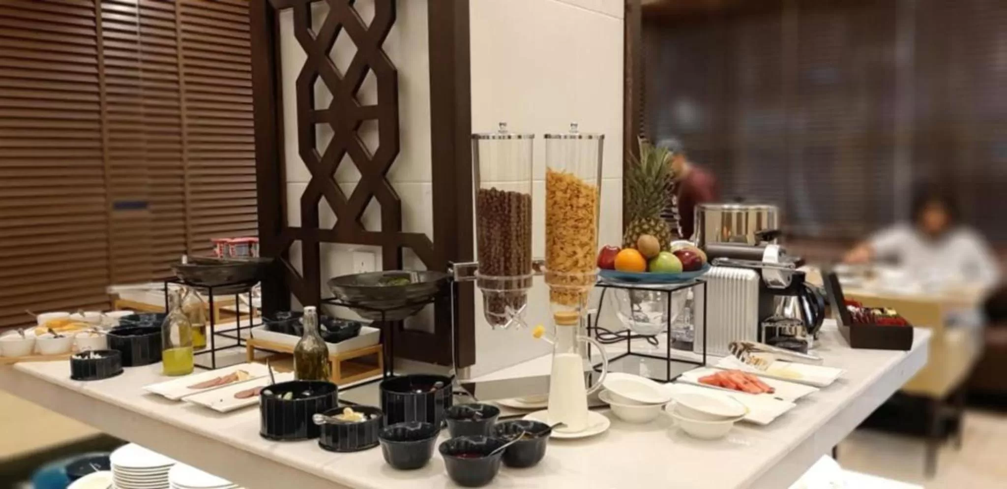 Restaurant/places to eat in Three Points Al Salama