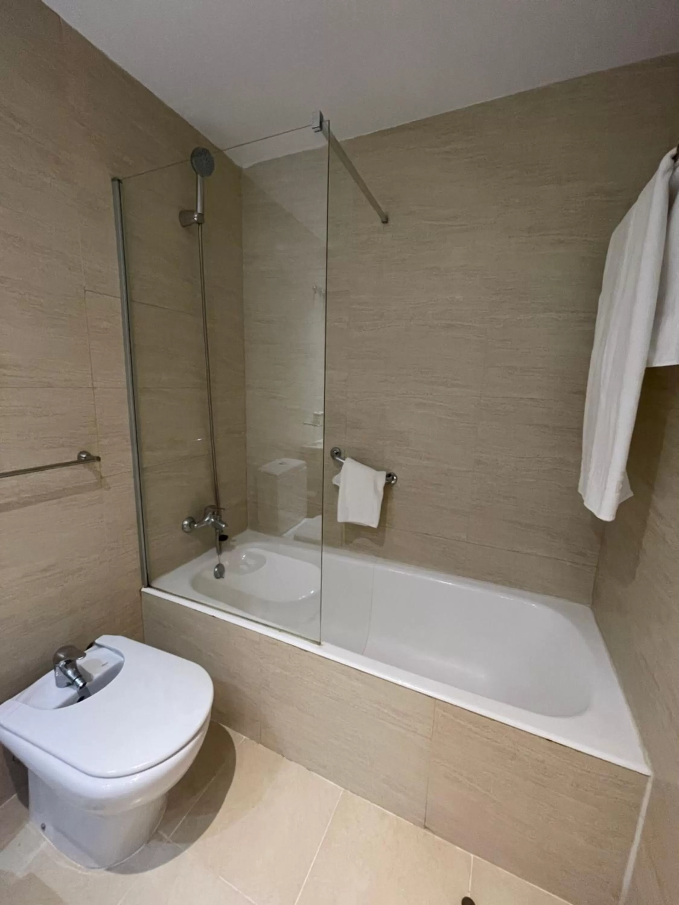 Bathroom in Hotel Neptuno by ON Hotels Group