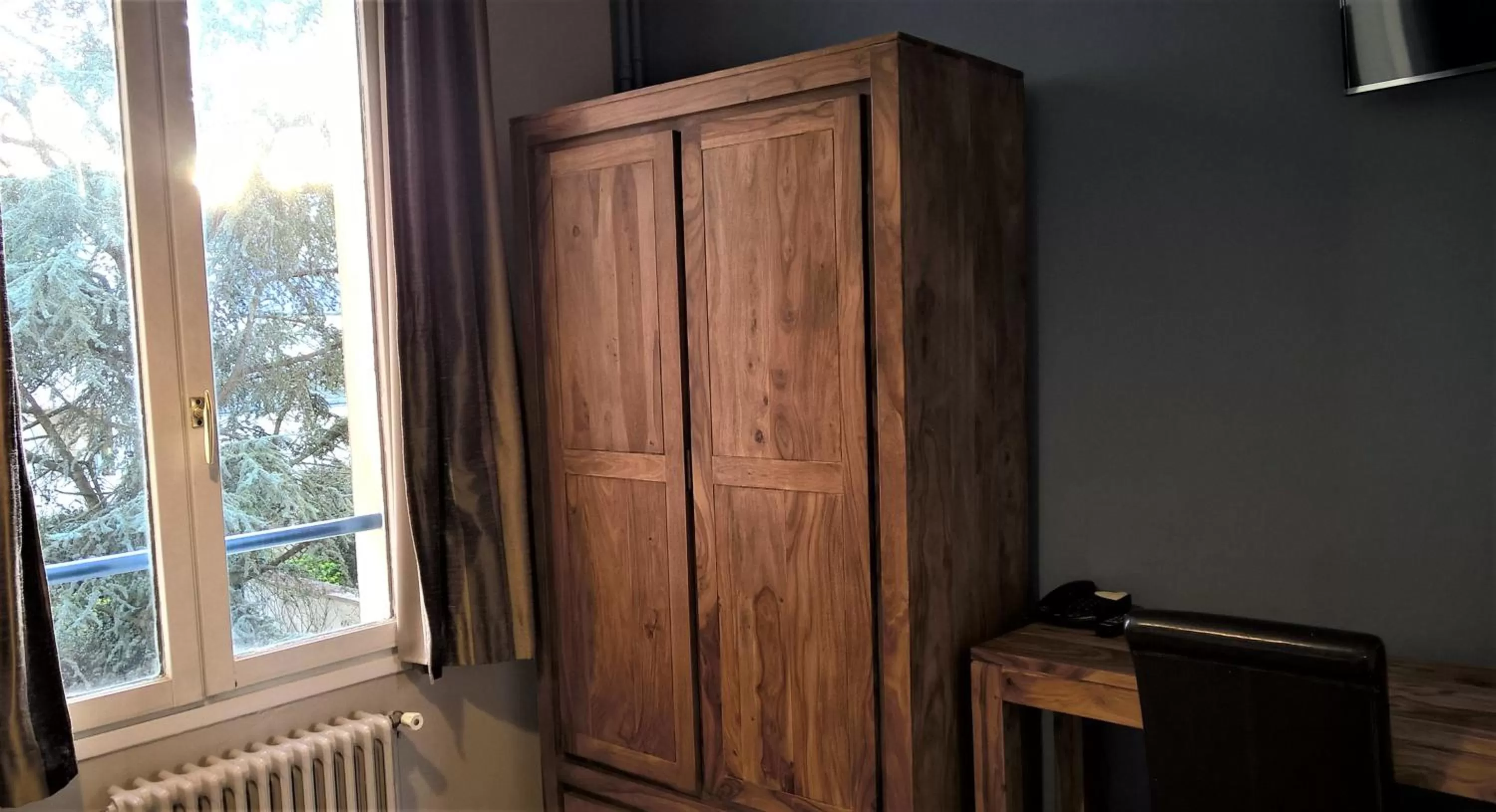 Bedroom in Hotel Des Cedres