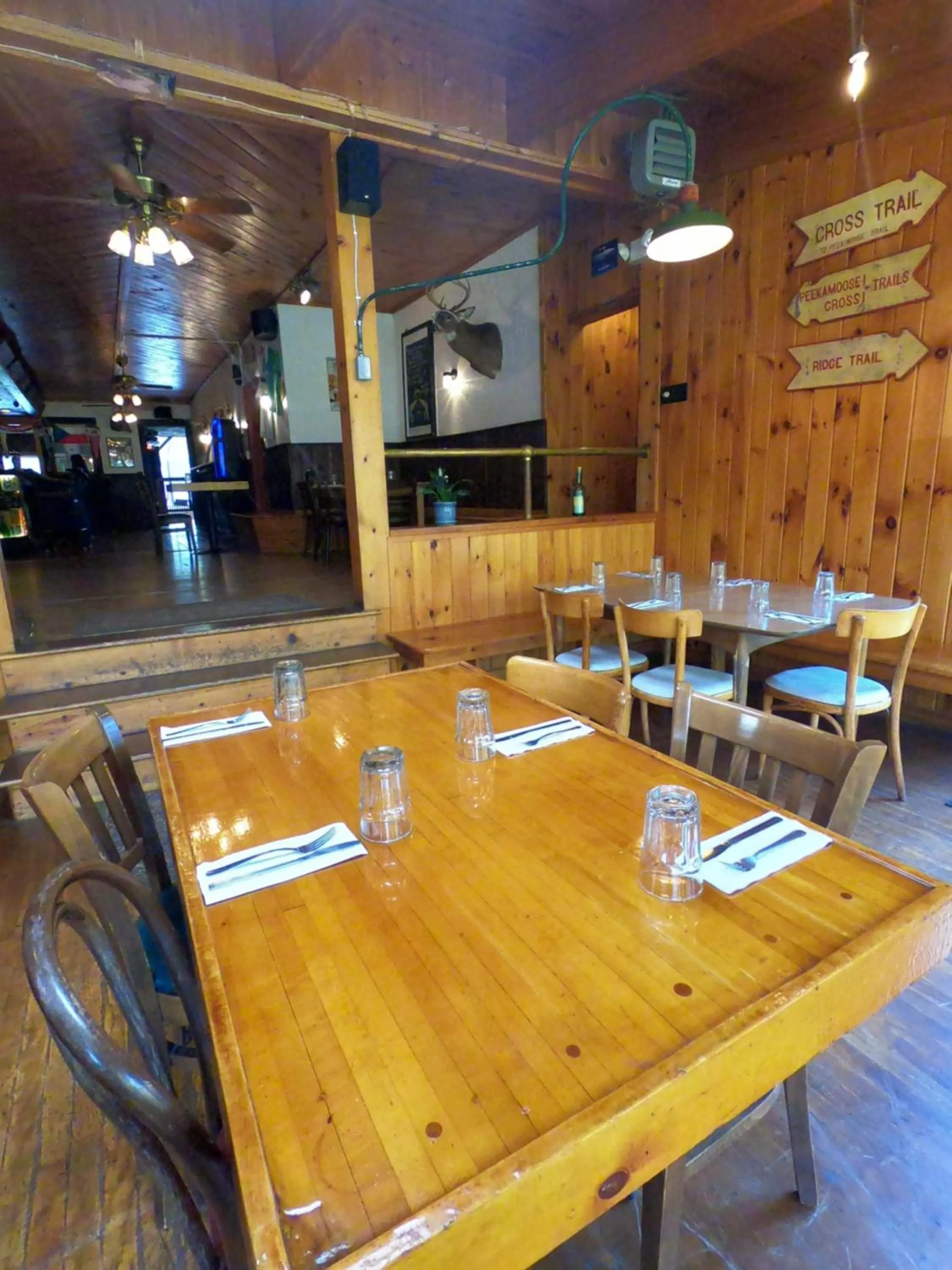 Restaurant/Places to Eat in Pine Hill Arms Hotel