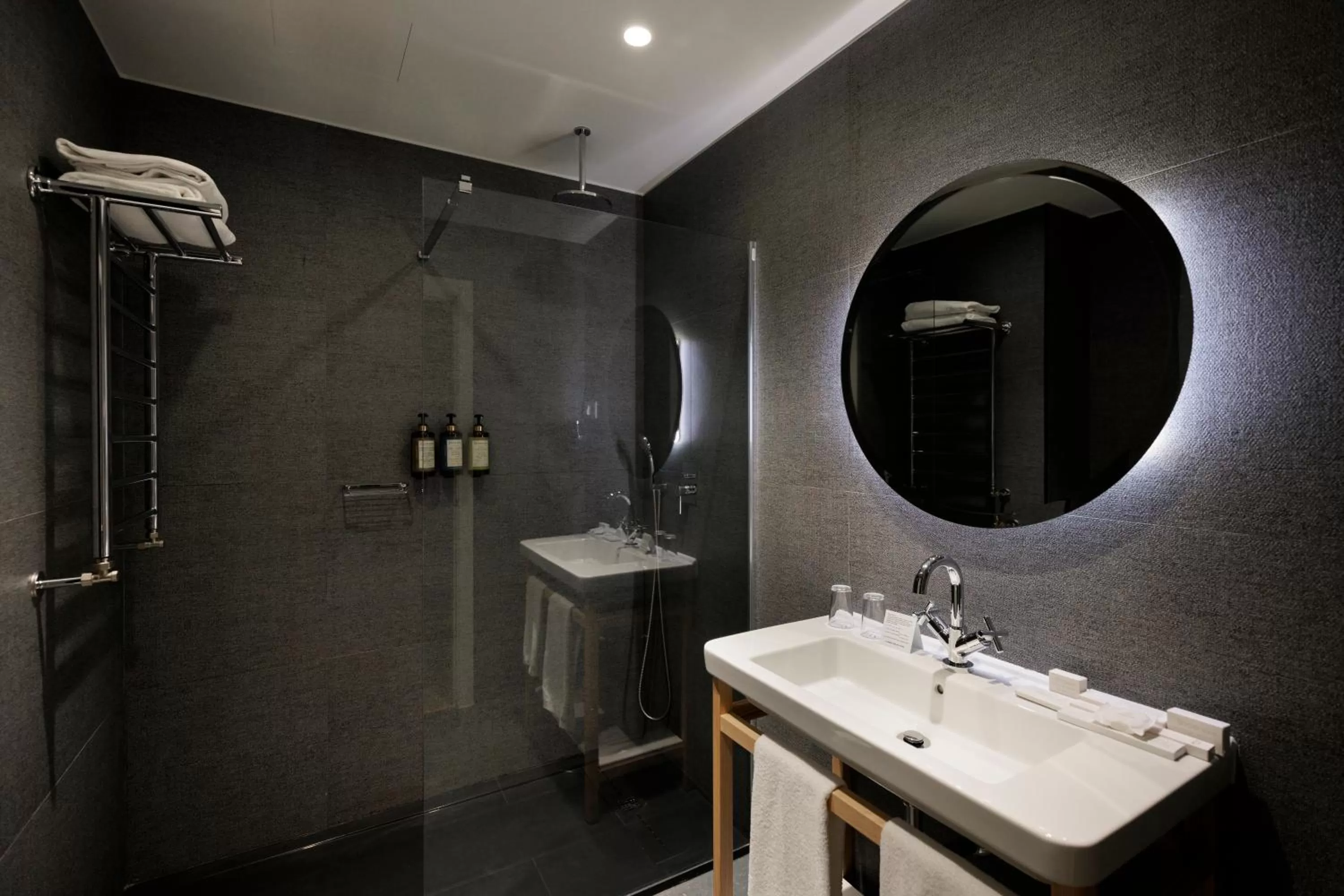 Shower in Hotel Pax Guadalajara