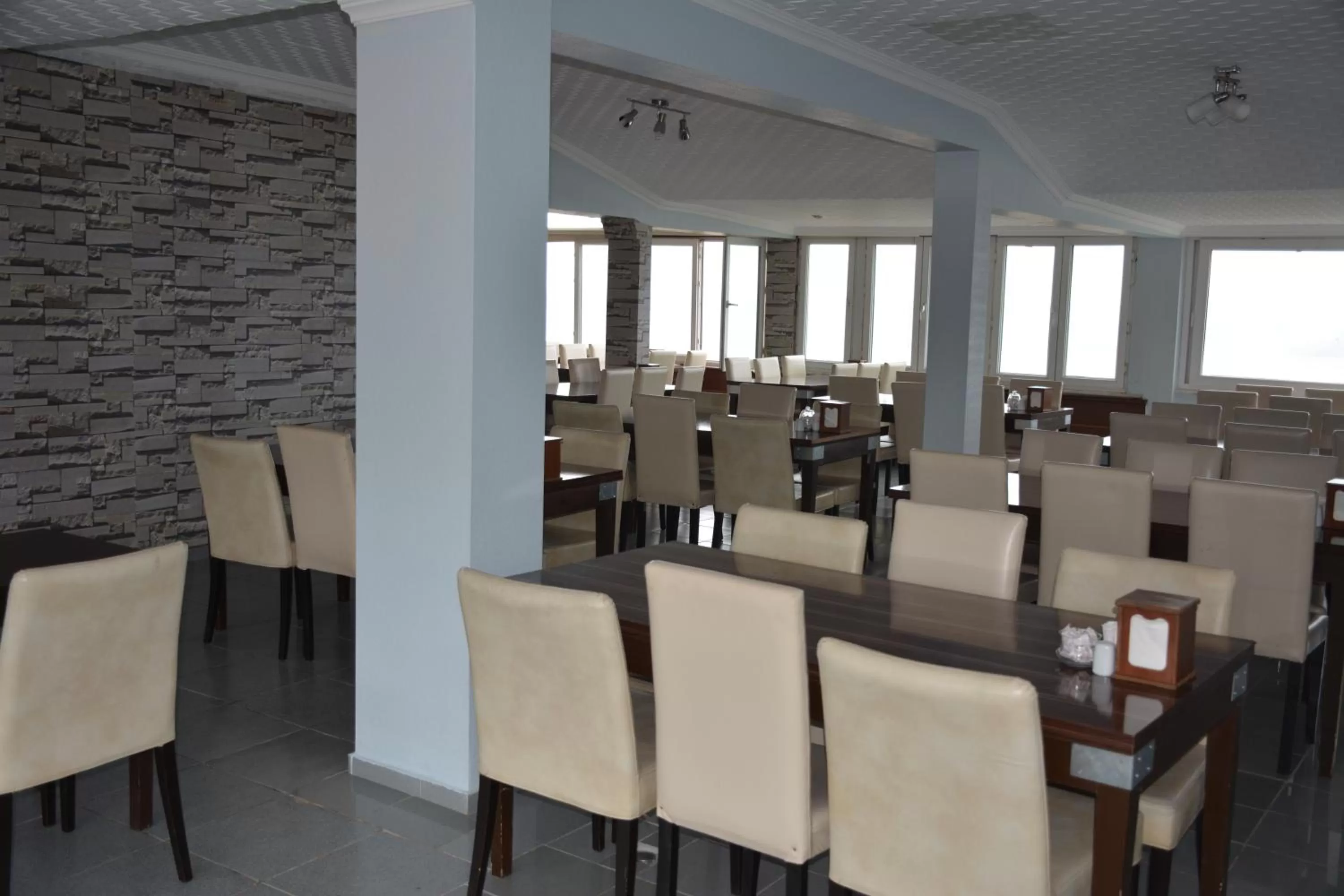 Food and drinks in Hopa Heyamo Hotel