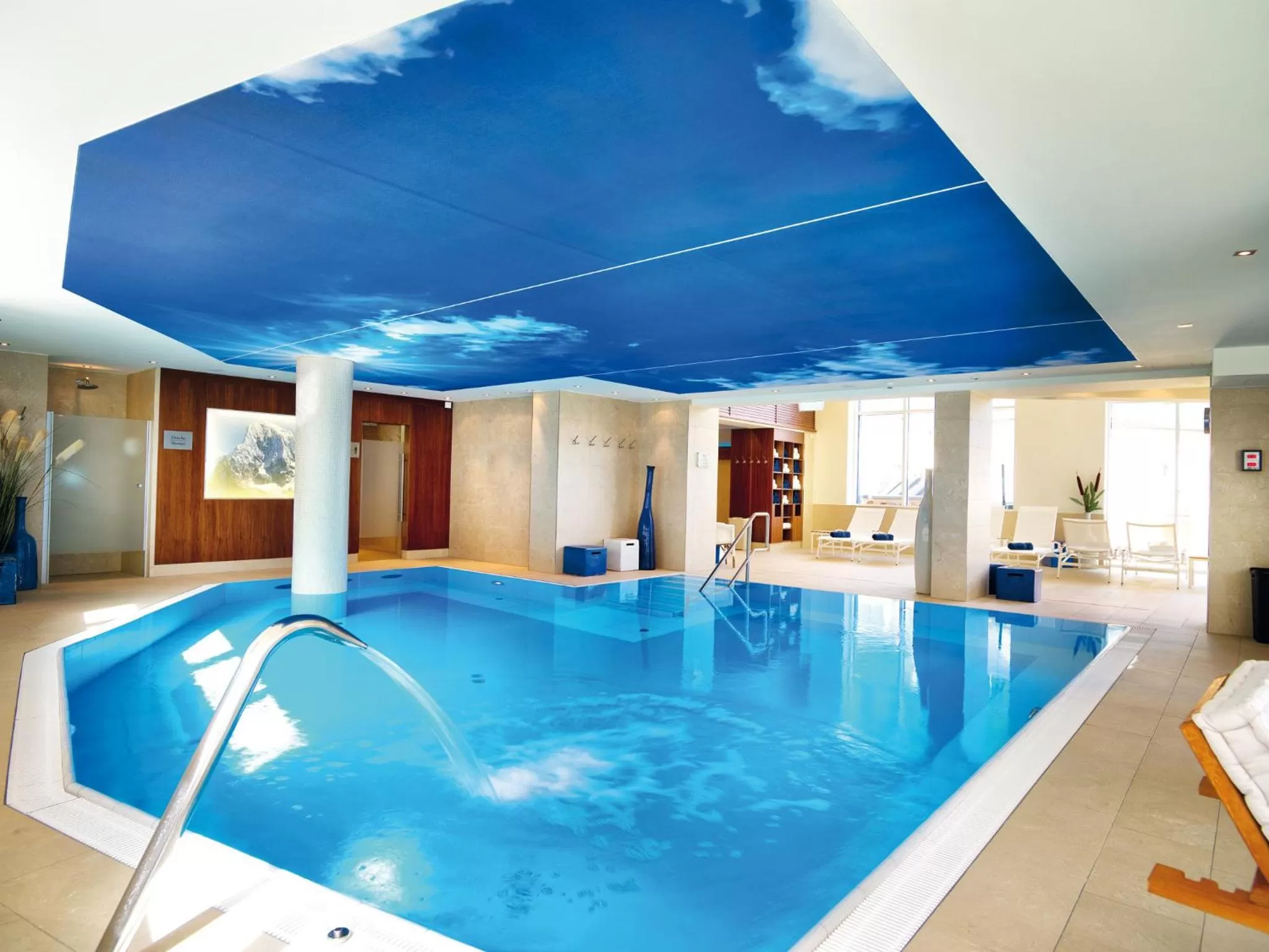 Swimming pool in Hotel Salzburger Hof