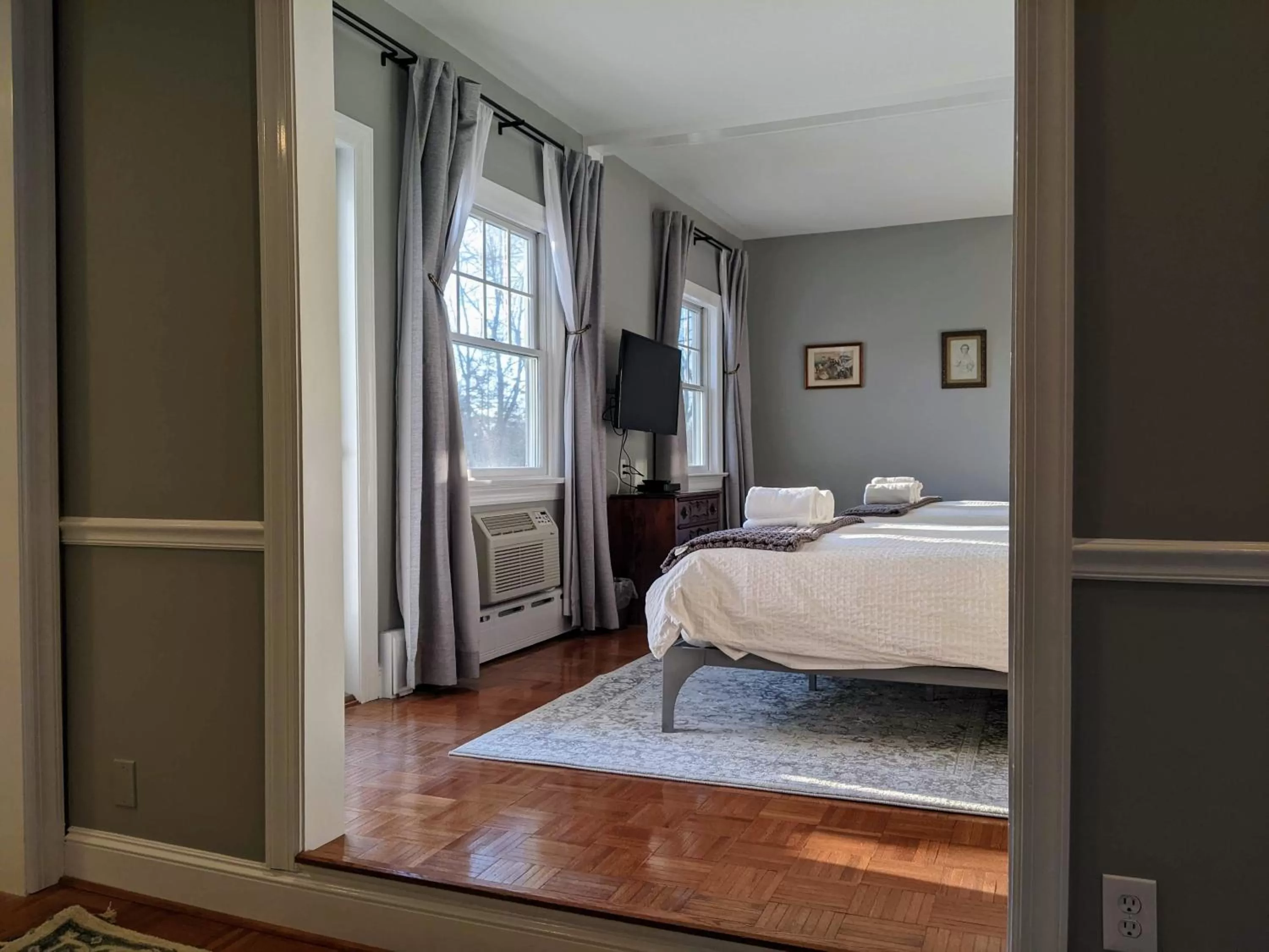 Bed in Stanton House Inn