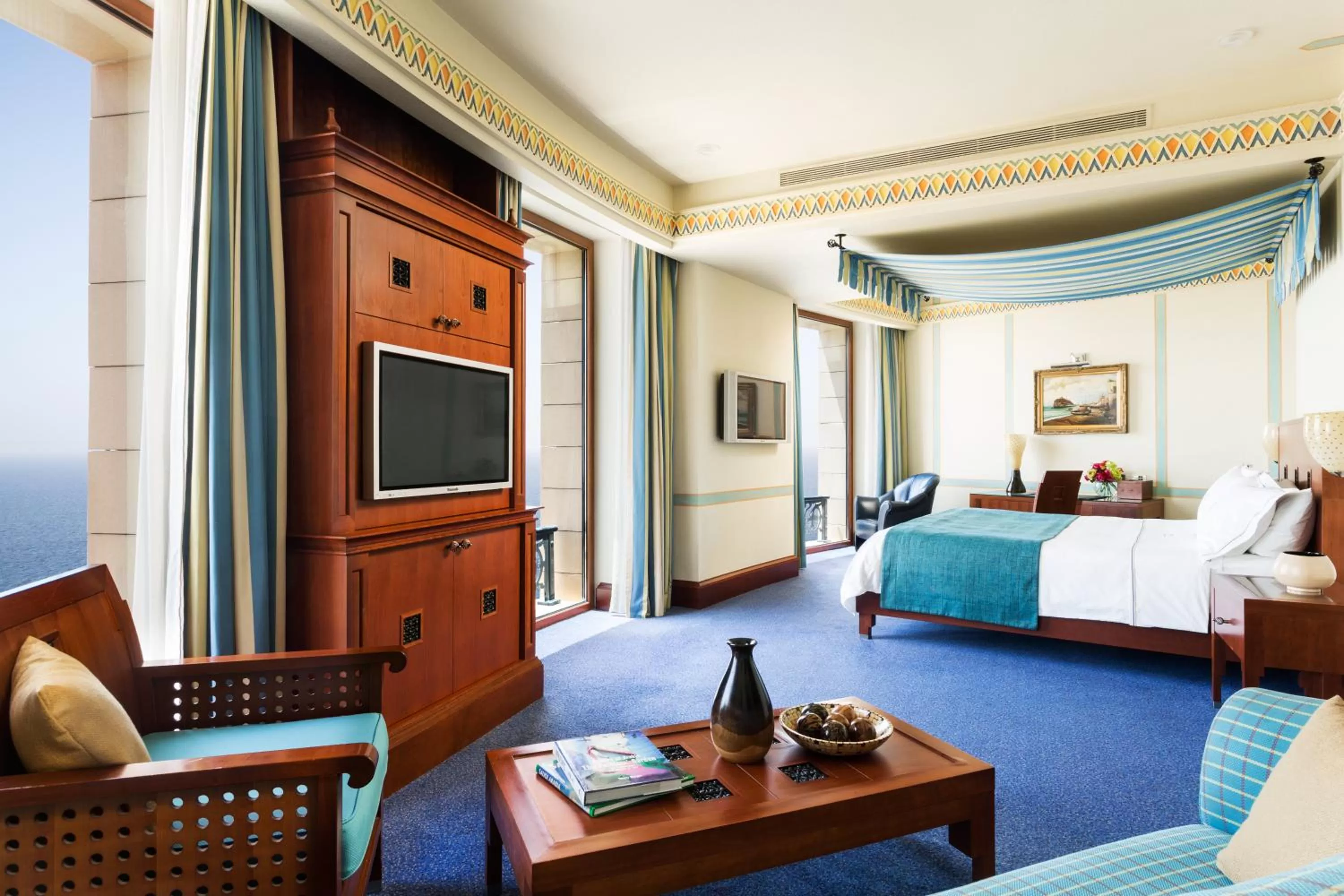 View (from property/room), Bed in Rosewood Jeddah