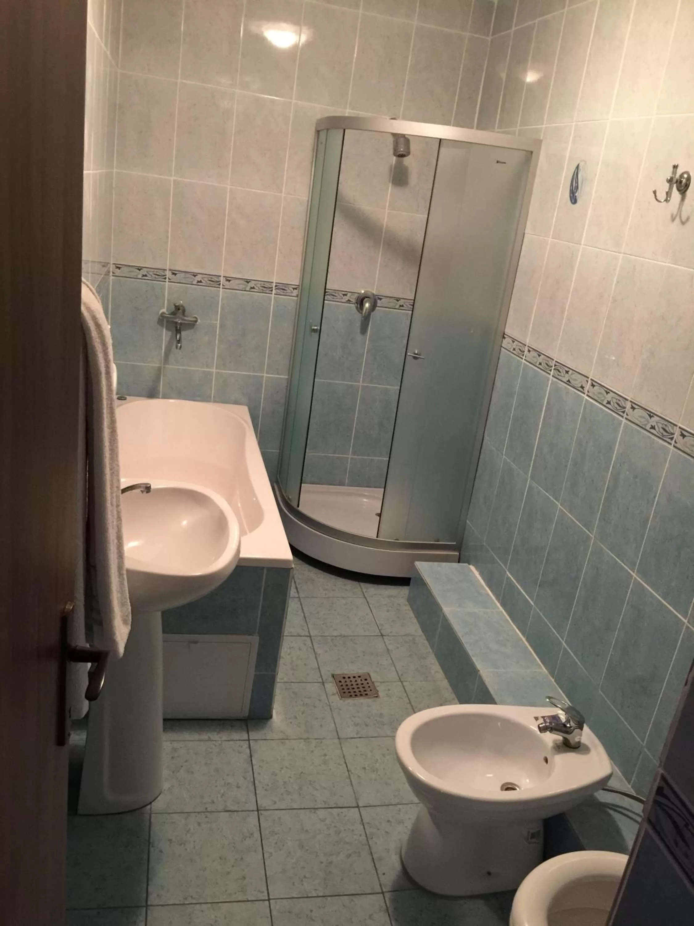 Bathroom in Hotel Rares