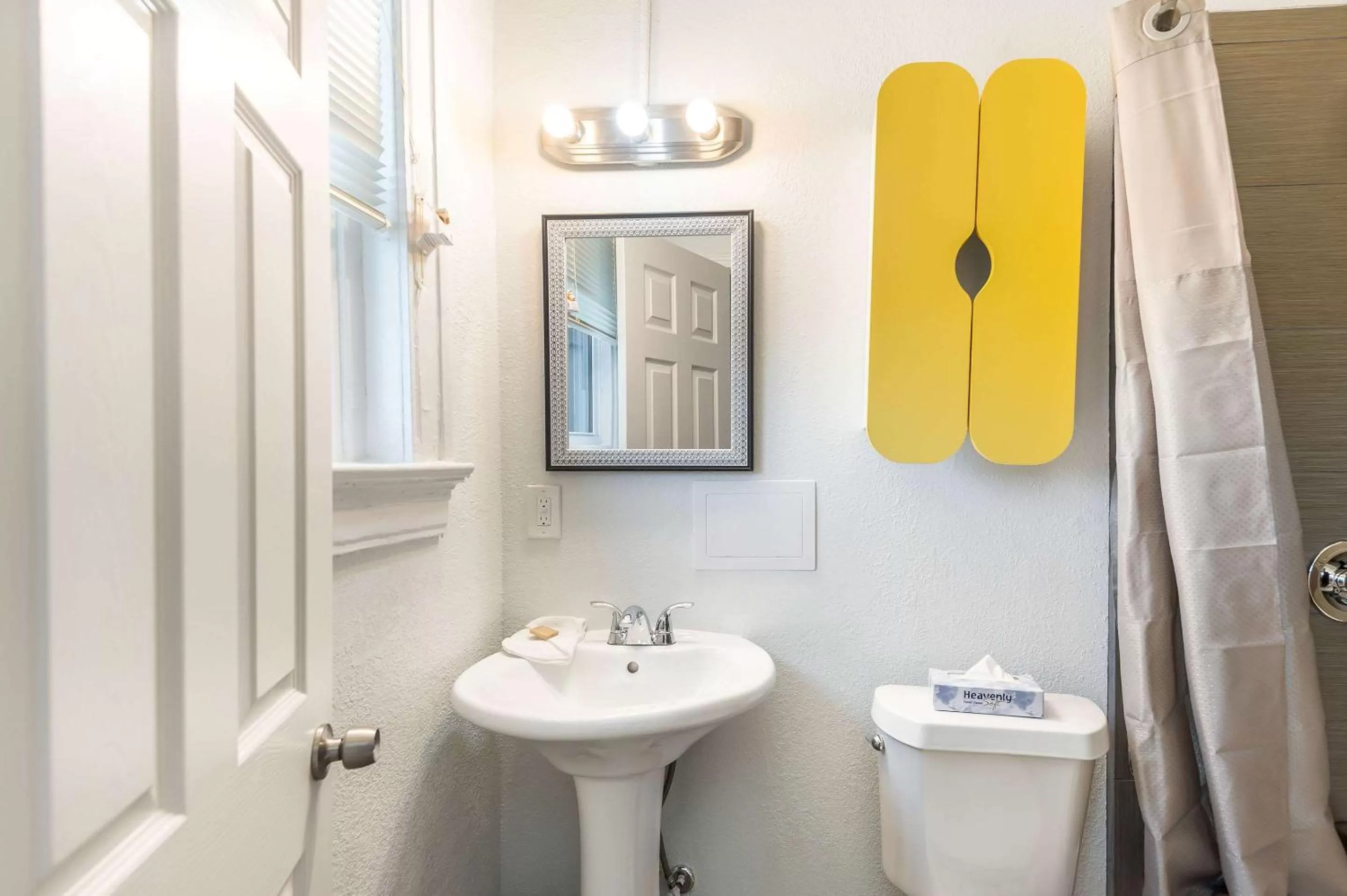 Bathroom in Quality Inn & Suites Kansas City Downtown