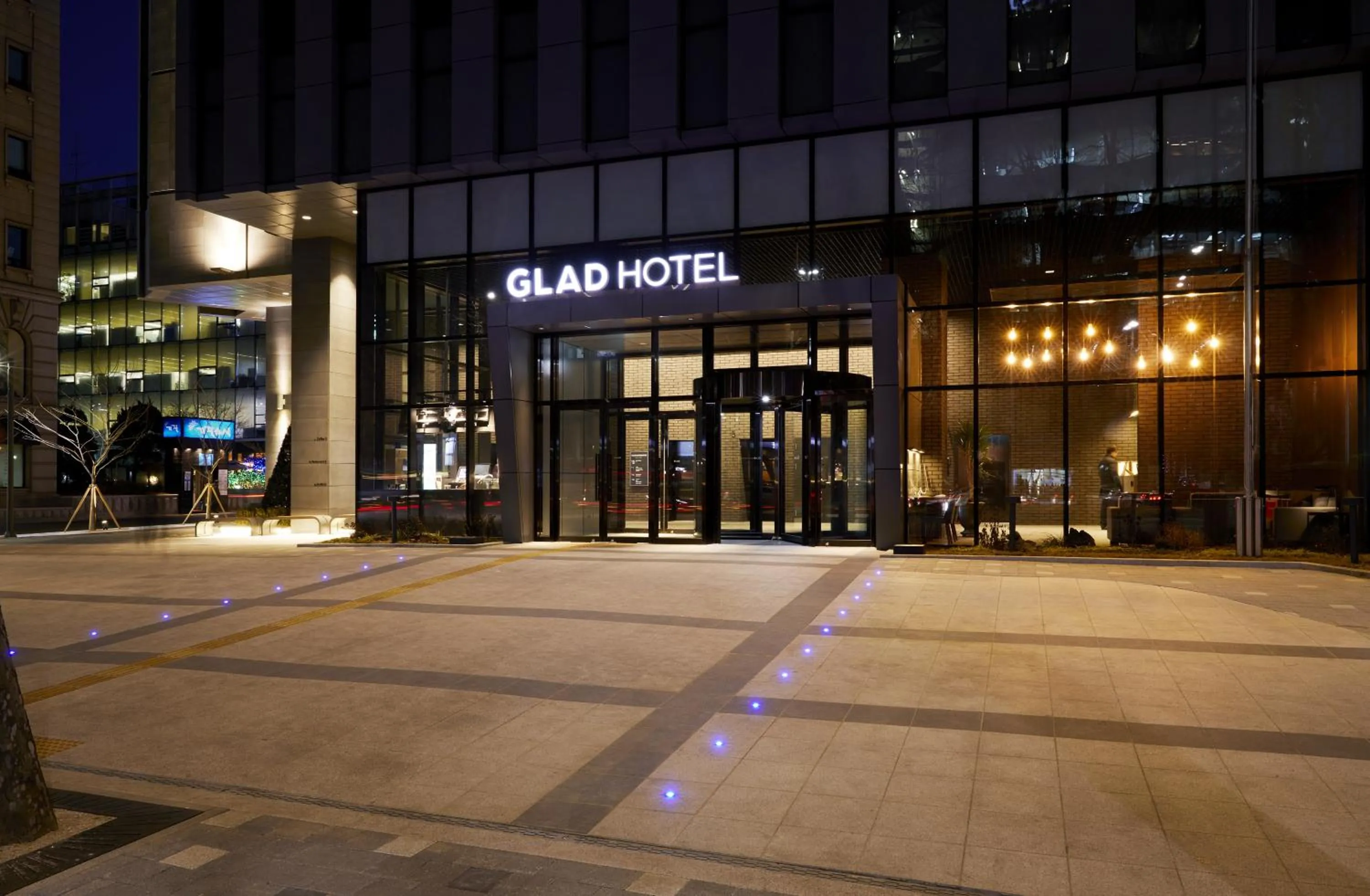Facade/entrance in GLAD Gangnam COEX Center