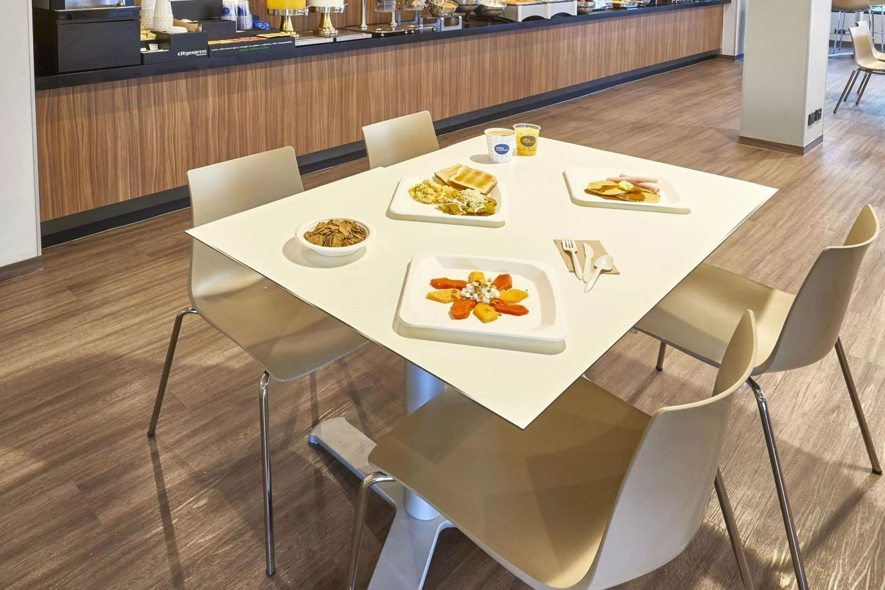 Breakfast in City Express by Marriott Toluca