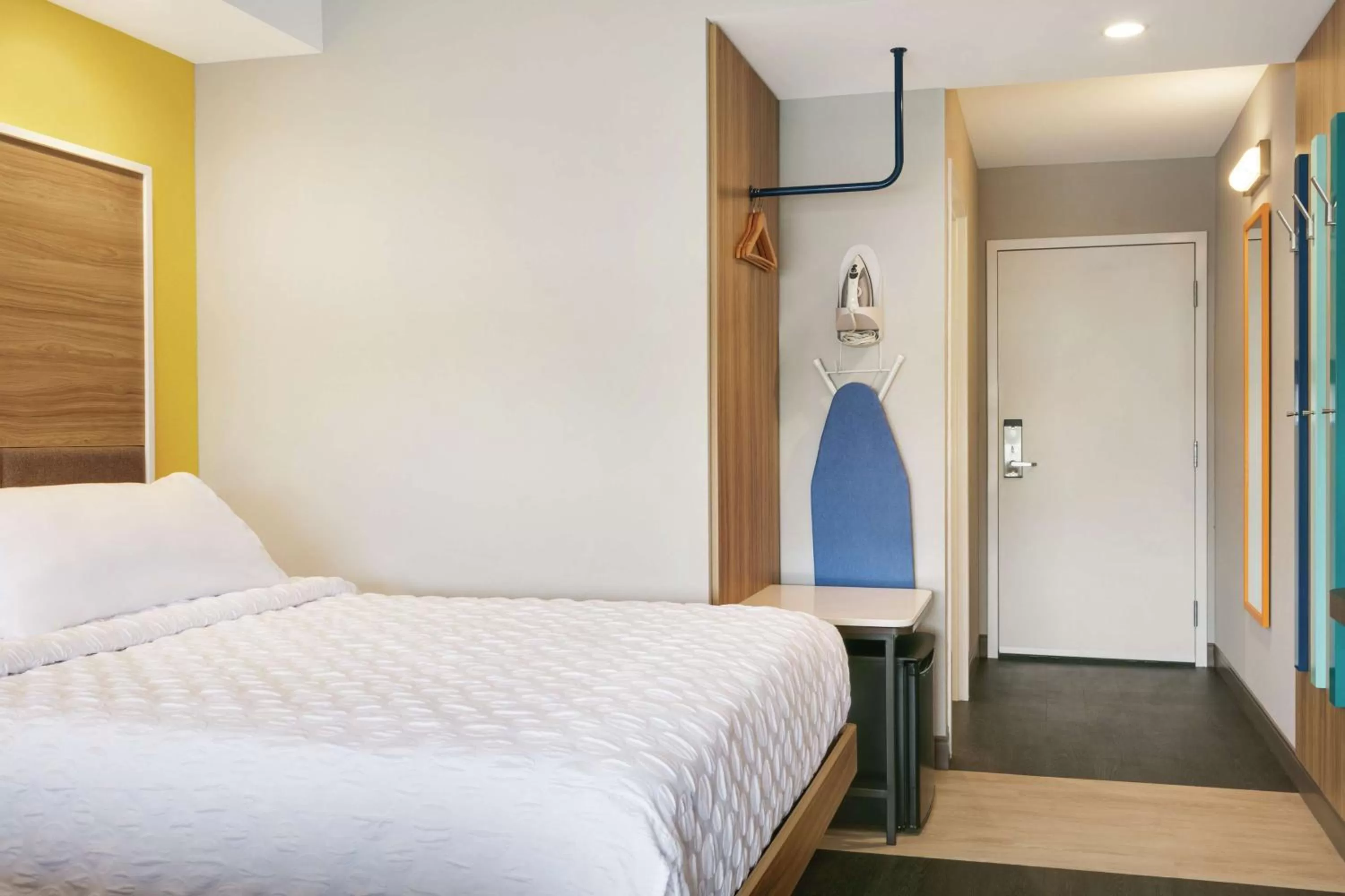 Photo of the whole room, Bed in Tru By Hilton Williamsville Buffalo Airport