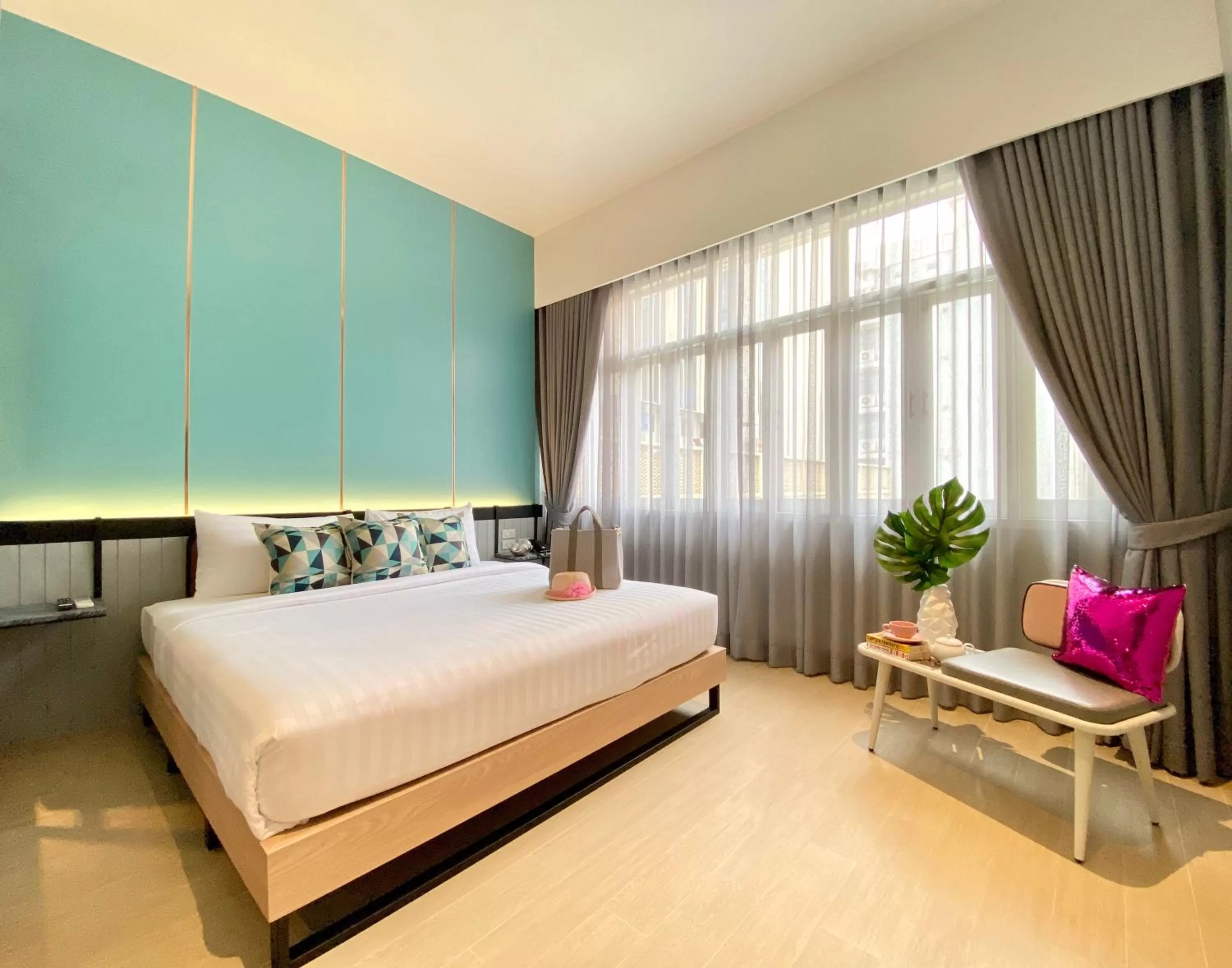 Property building, Bed in Miami Hotel Bangkok
