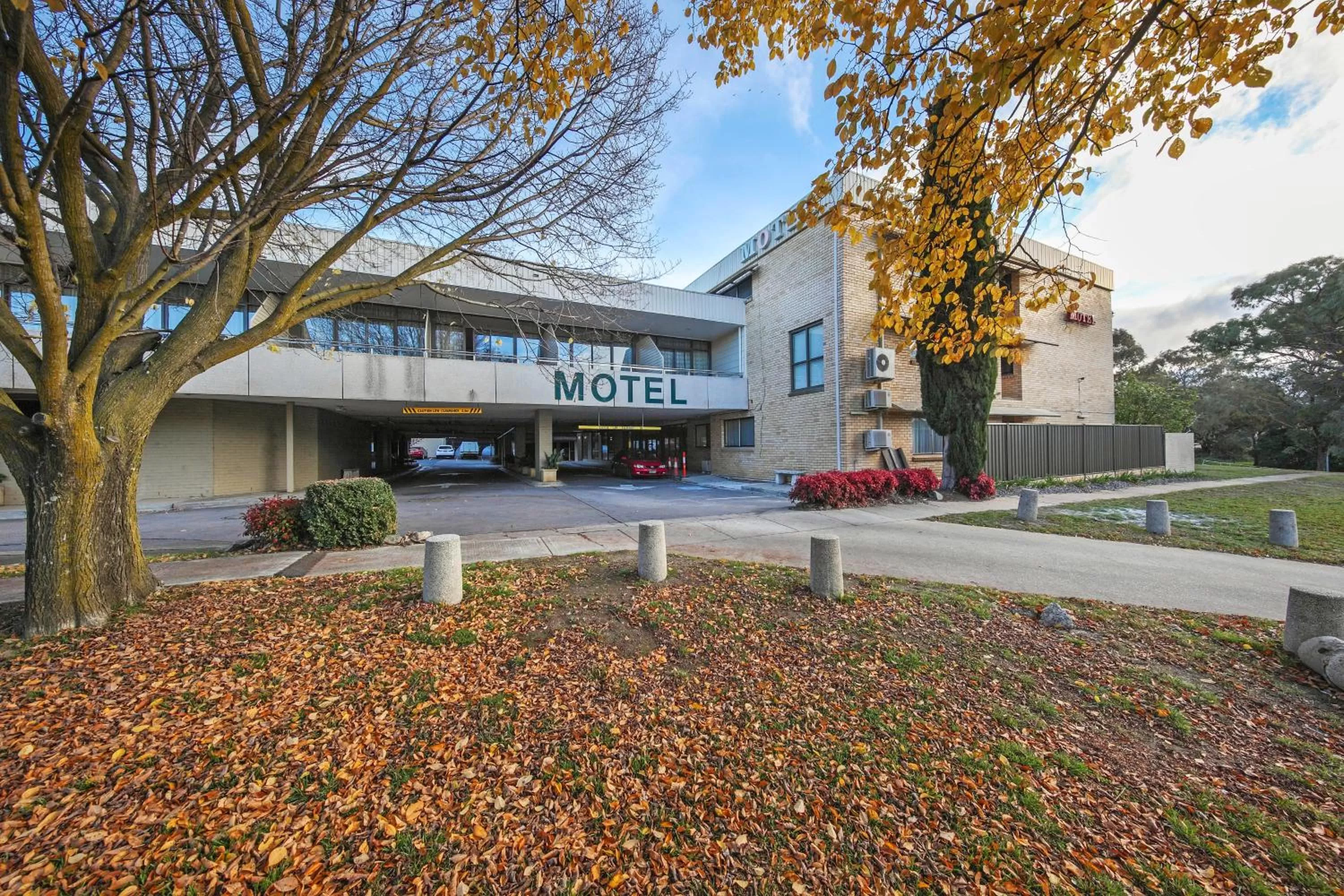 Belconnen Way Hotel & Serviced Apartments