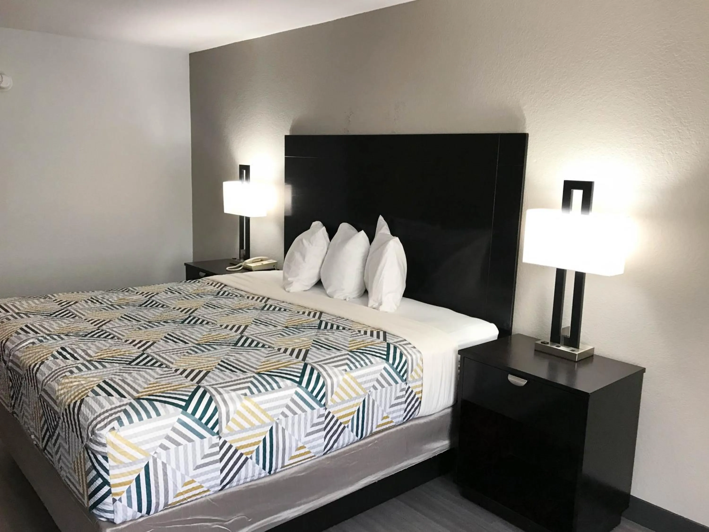 Bed in Motel 6 - Bartlesville, OK