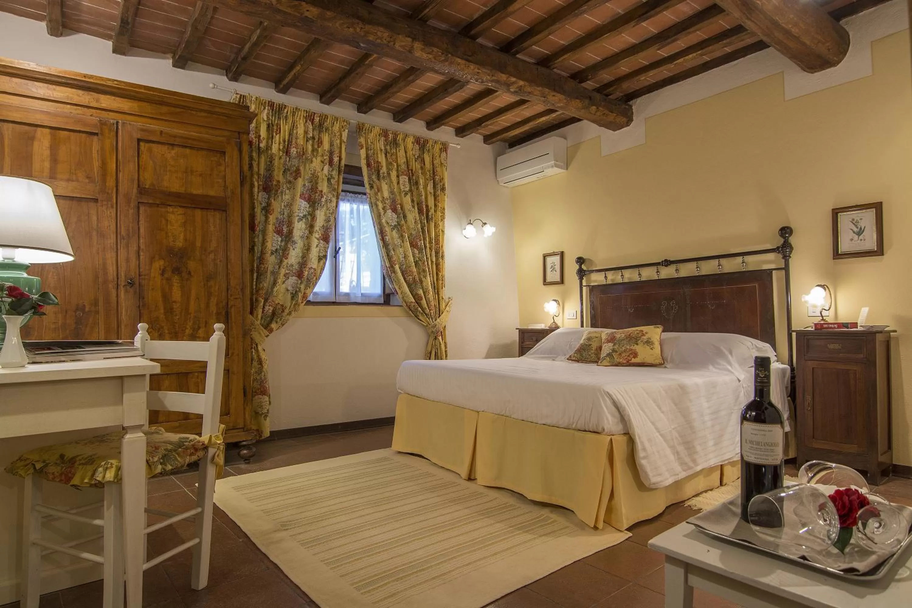 Bedroom, Bed in Hotel Belvedere Di San Leonino