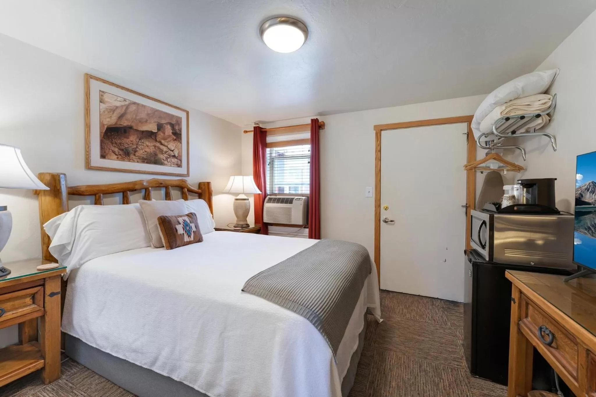 Bed in Stone Lizard Lodge