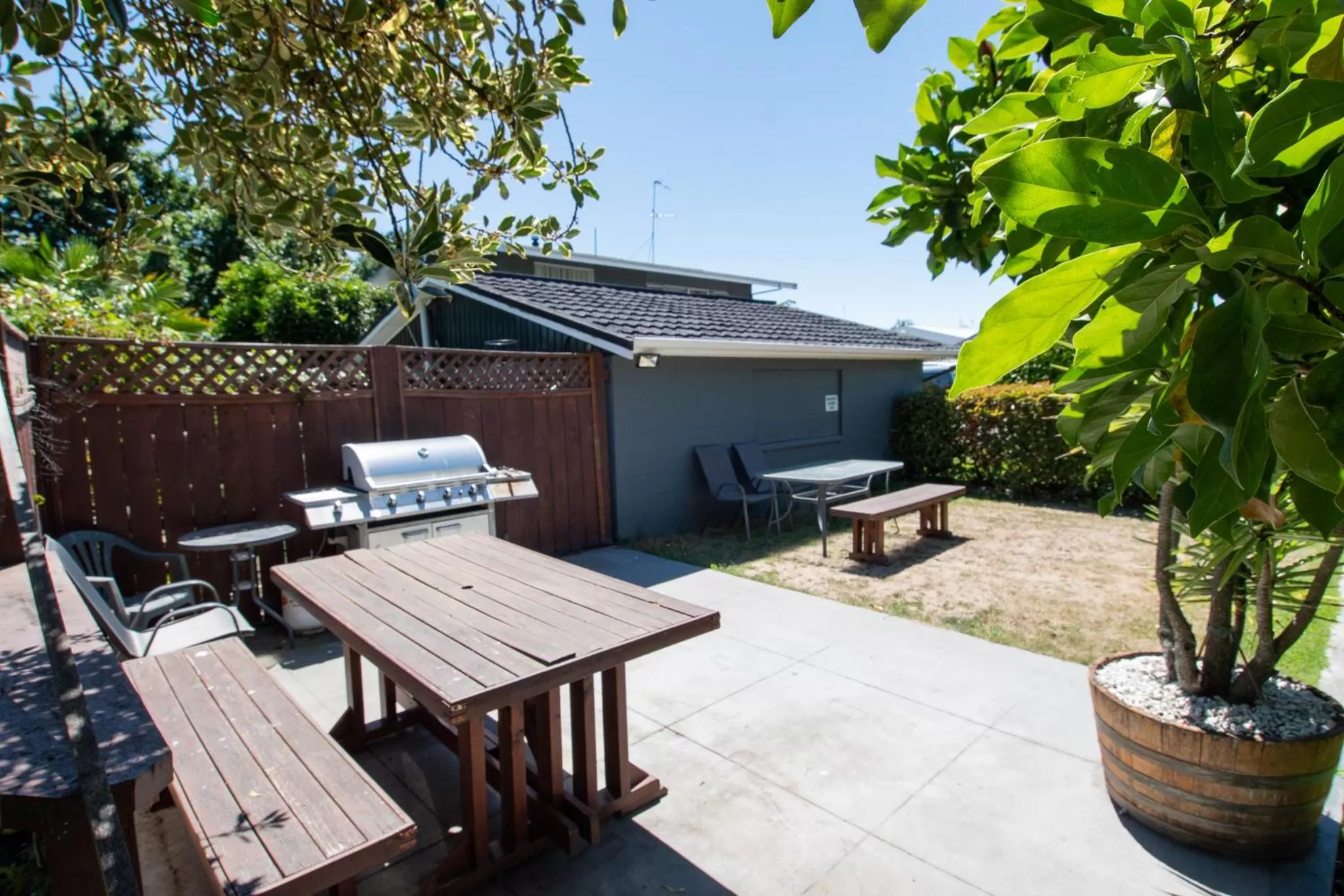 BBQ facilities in Middle Park Motel