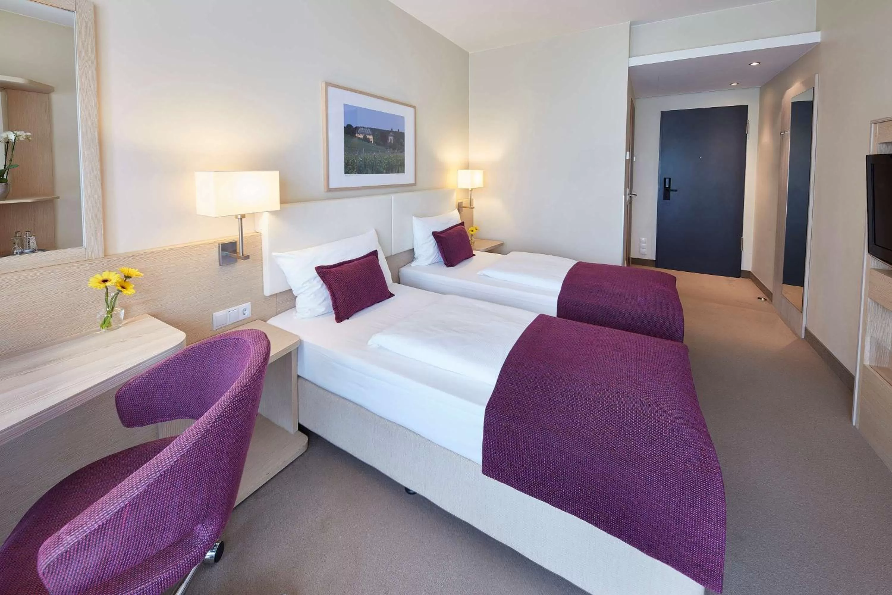 Photo of the whole room, Bed in GHOTEL hotel & living Koblenz