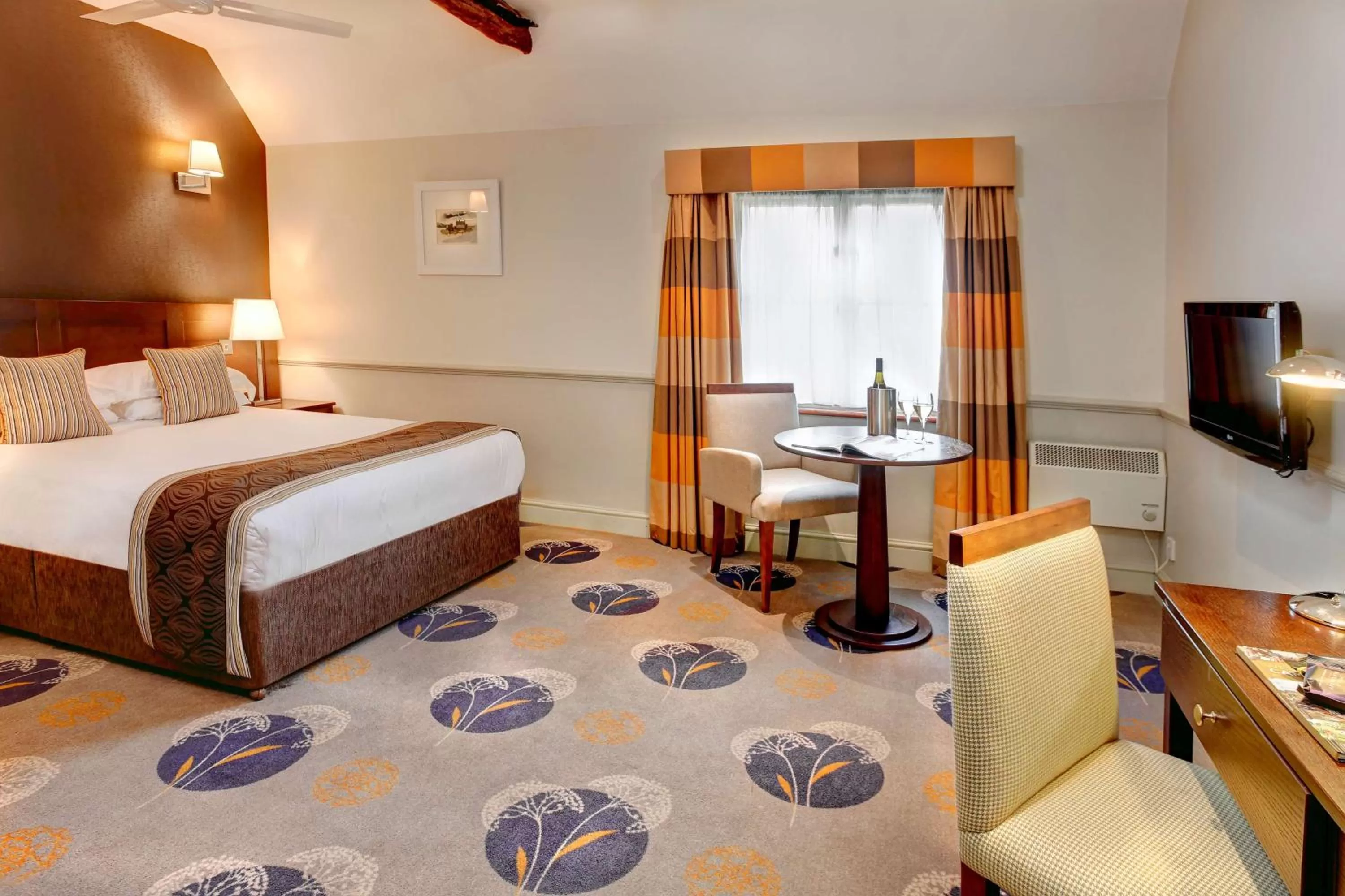 Photo of the whole room, Bed in Cambridge Quy Mill Hotel & Spa