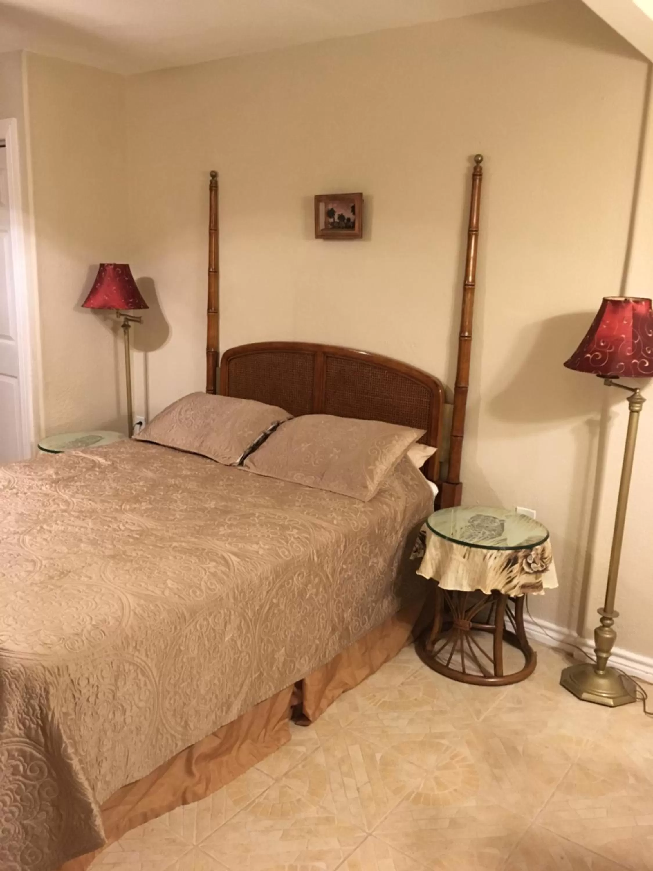 Bedroom in Capri Beach Hotel