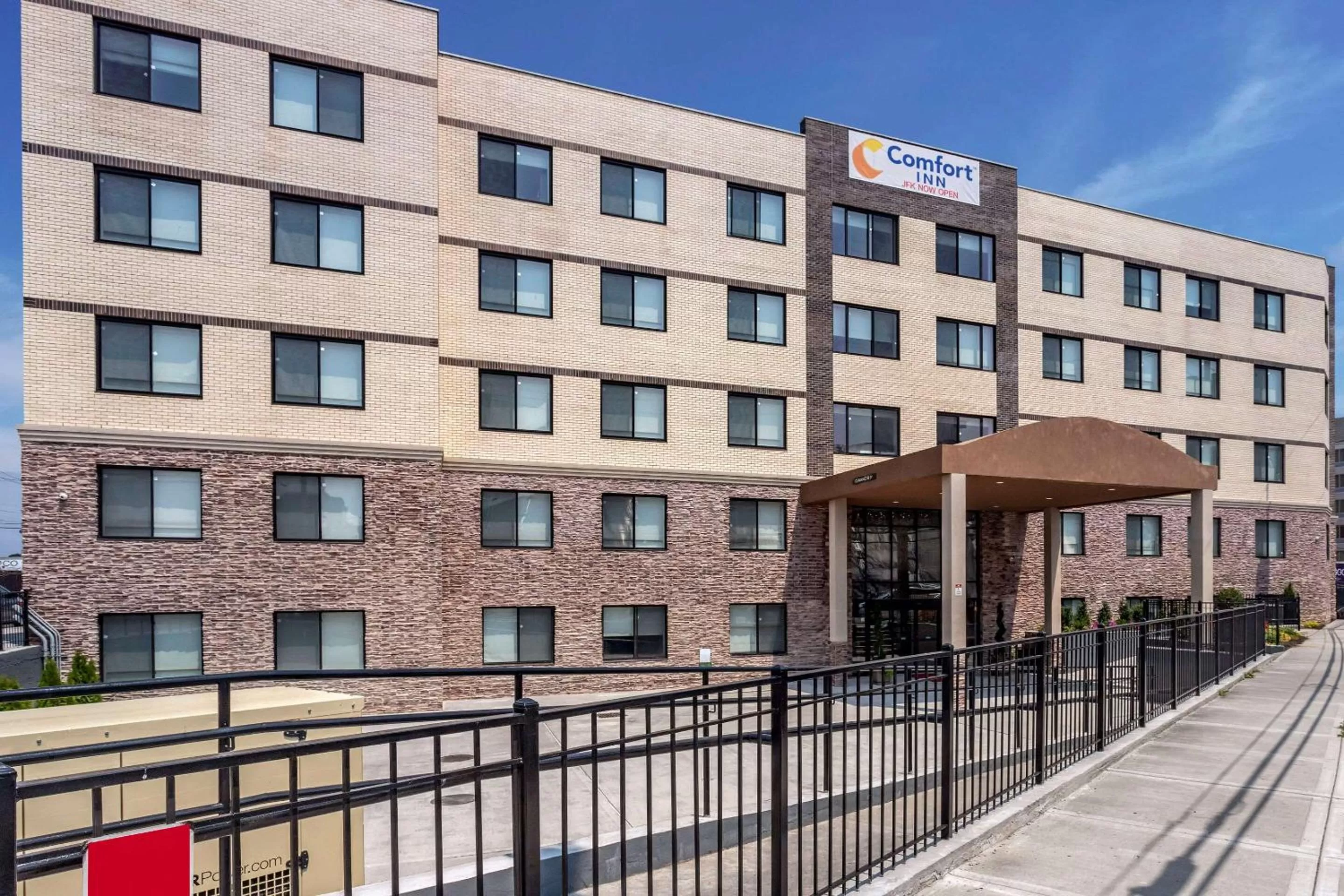 Property building in Comfort Inn JFK Airport
