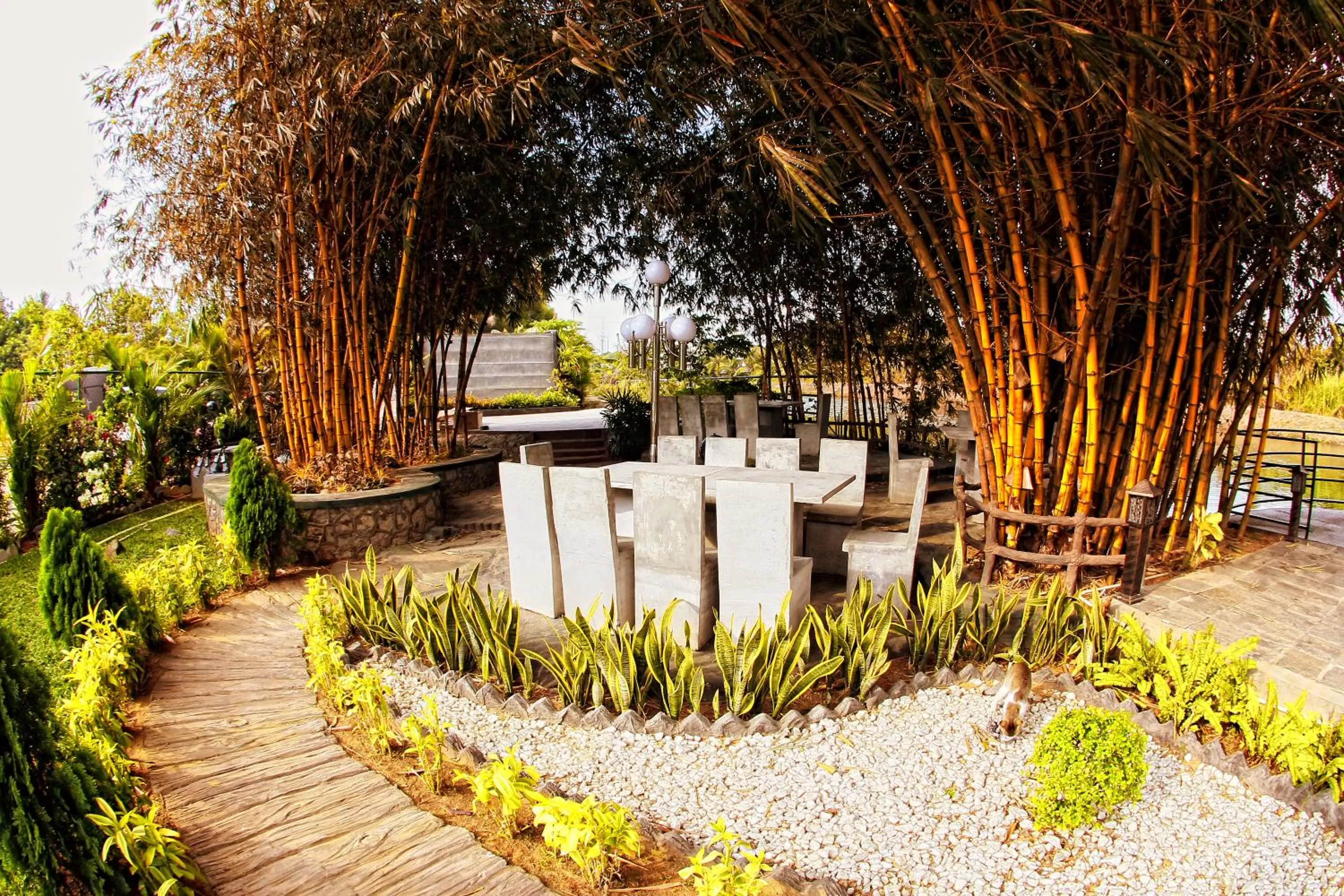 Opulent River Face Hotel