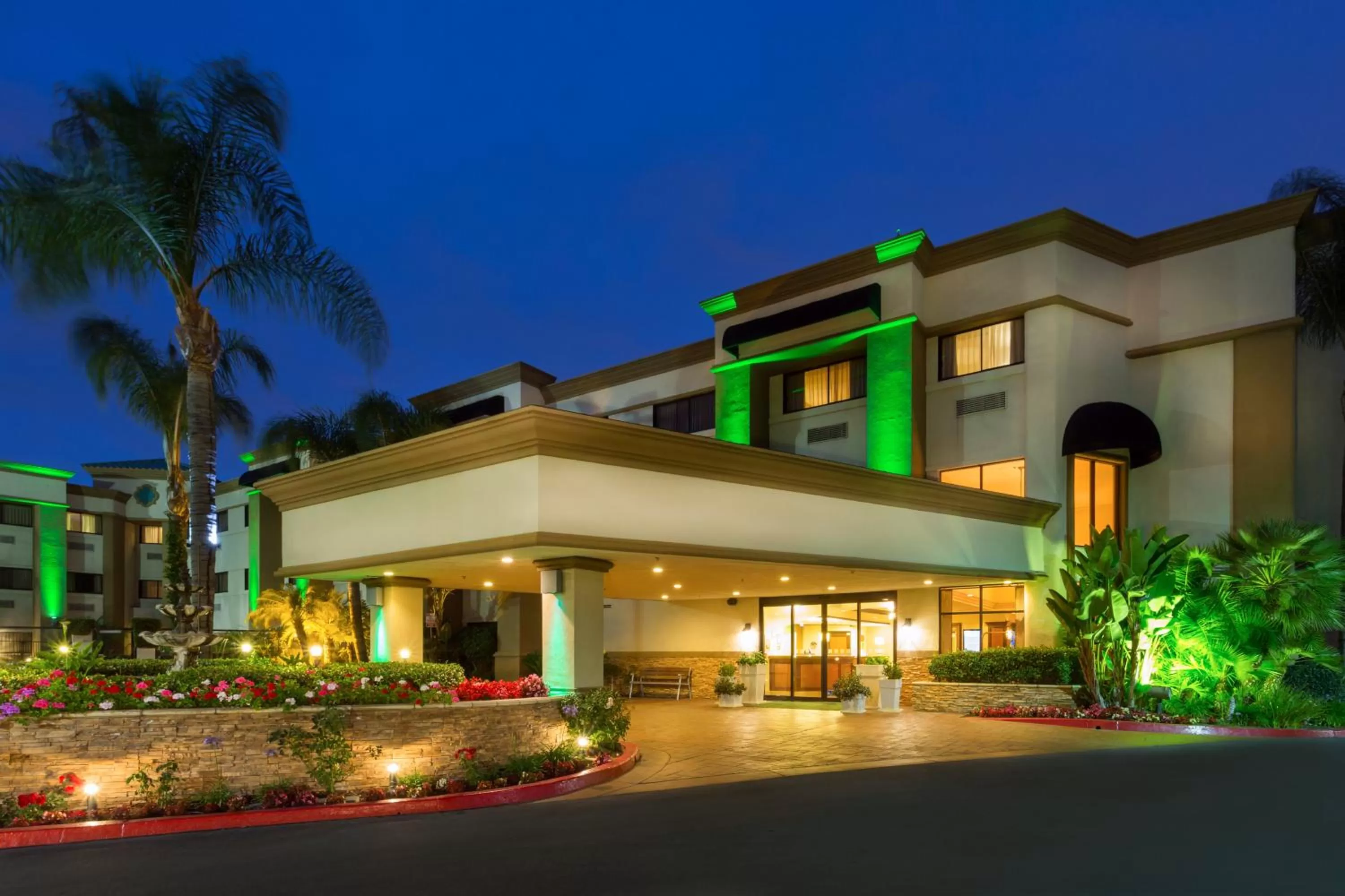 Property building in Holiday Inn Santa Ana-Orange County Airport by IHG
