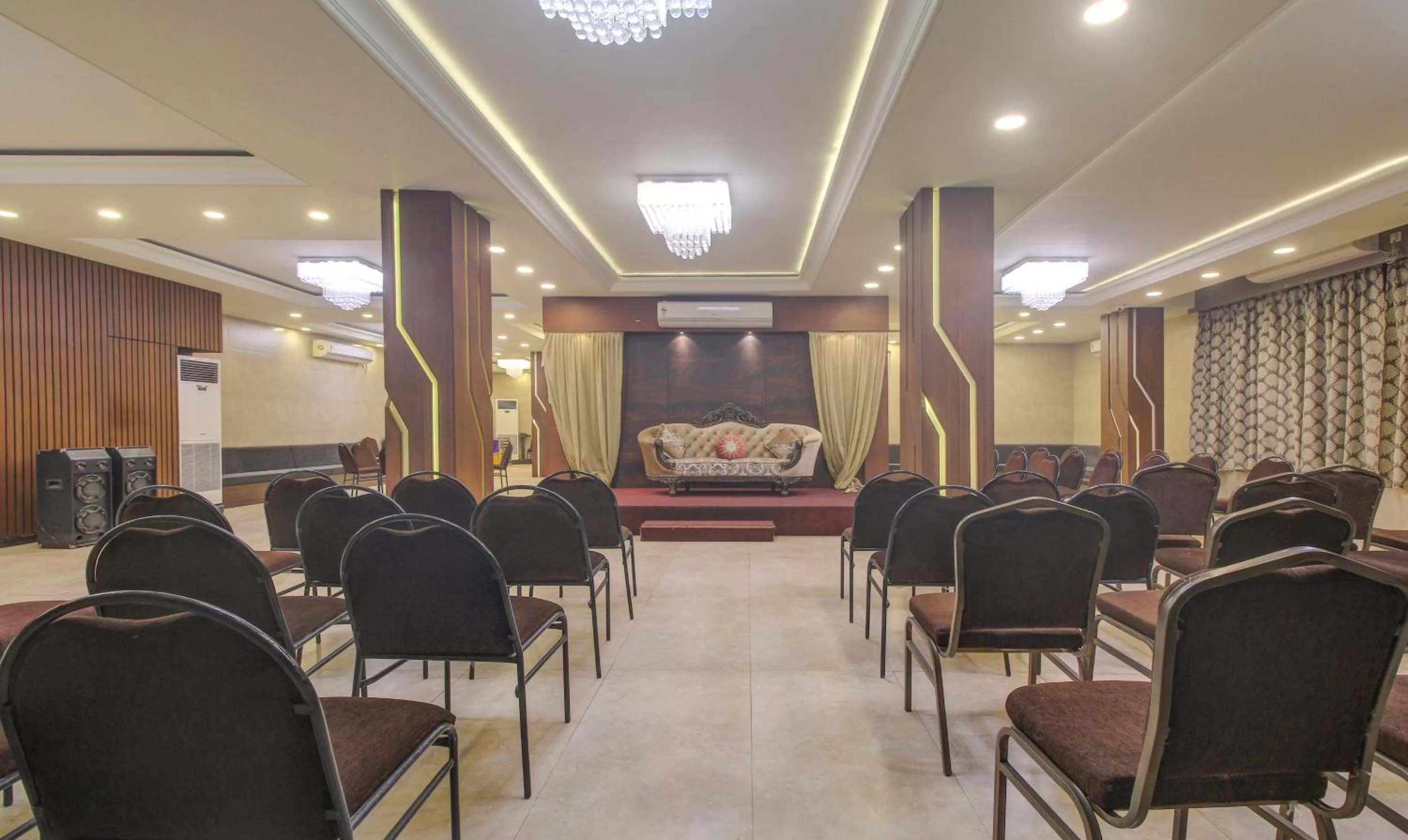 Banquet/Function facilities, Restaurant/Places to Eat in Itsy By Treebo - Golden Fiesta