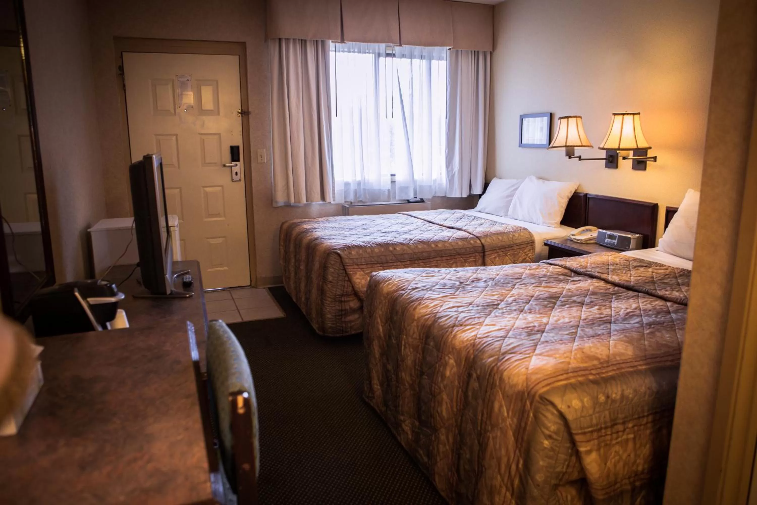 Photo of the whole room, Bed in Langley Hwy Hotel