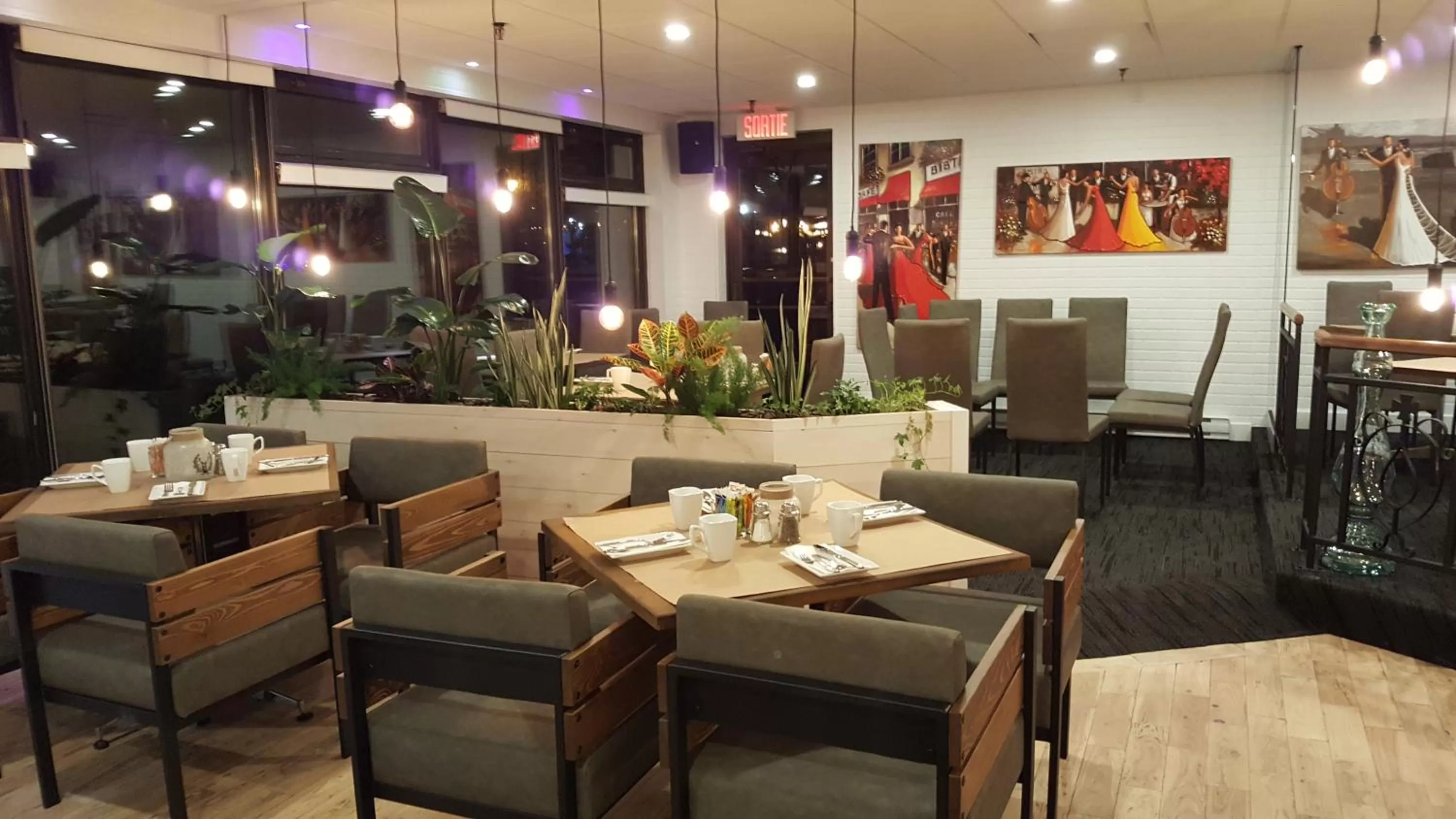 Restaurant/places to eat in Hôtel Sept-Îles