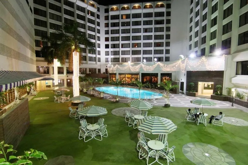 Swimming pool in Regent Plaza Hotel & Convention Center