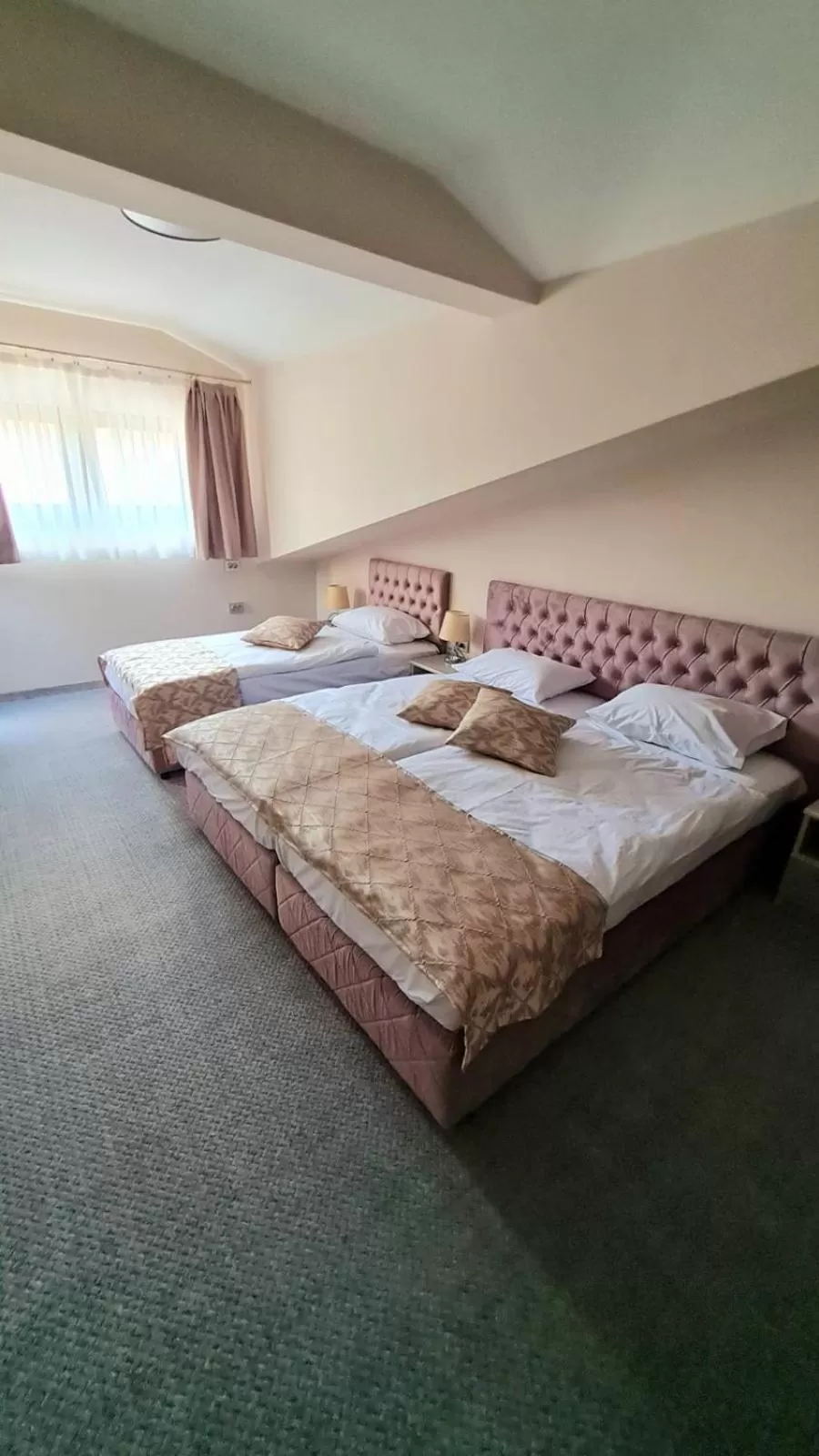 Deluxe Triple Room in Hotel Ponti