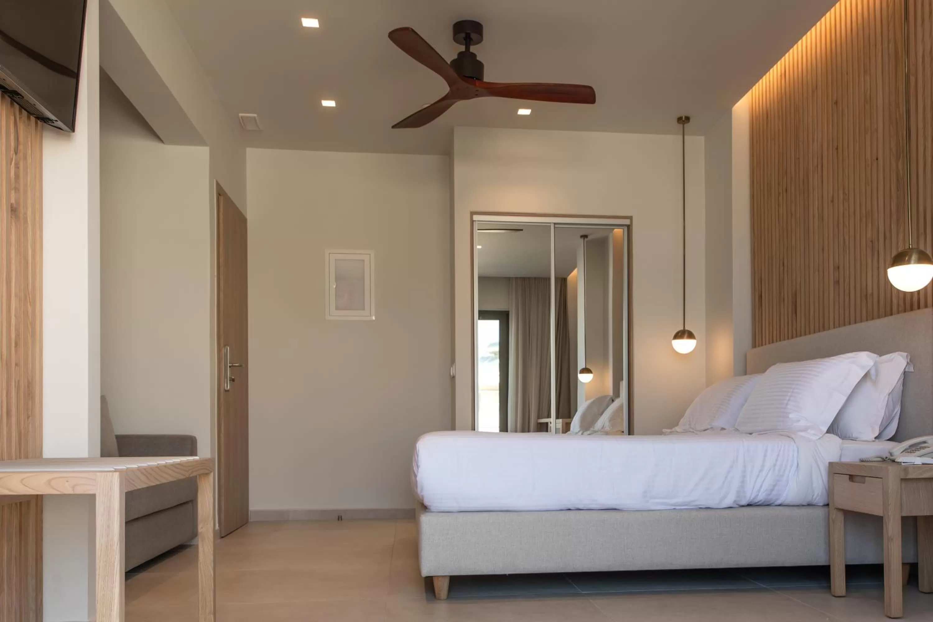 TV and multimedia, Bed in Agrelli Hotel & Suites