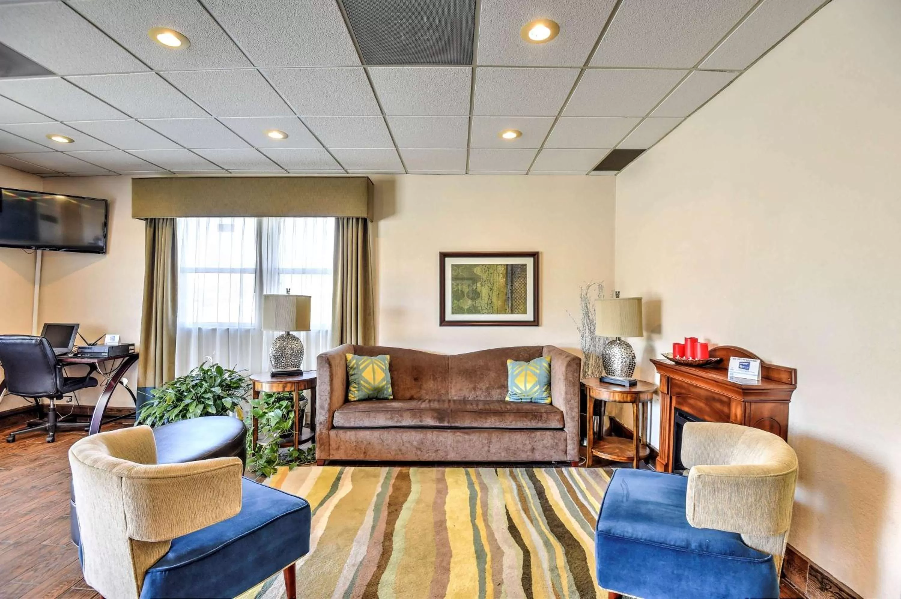 Lobby or reception in SureStay Hotel by Best Western Ottawa