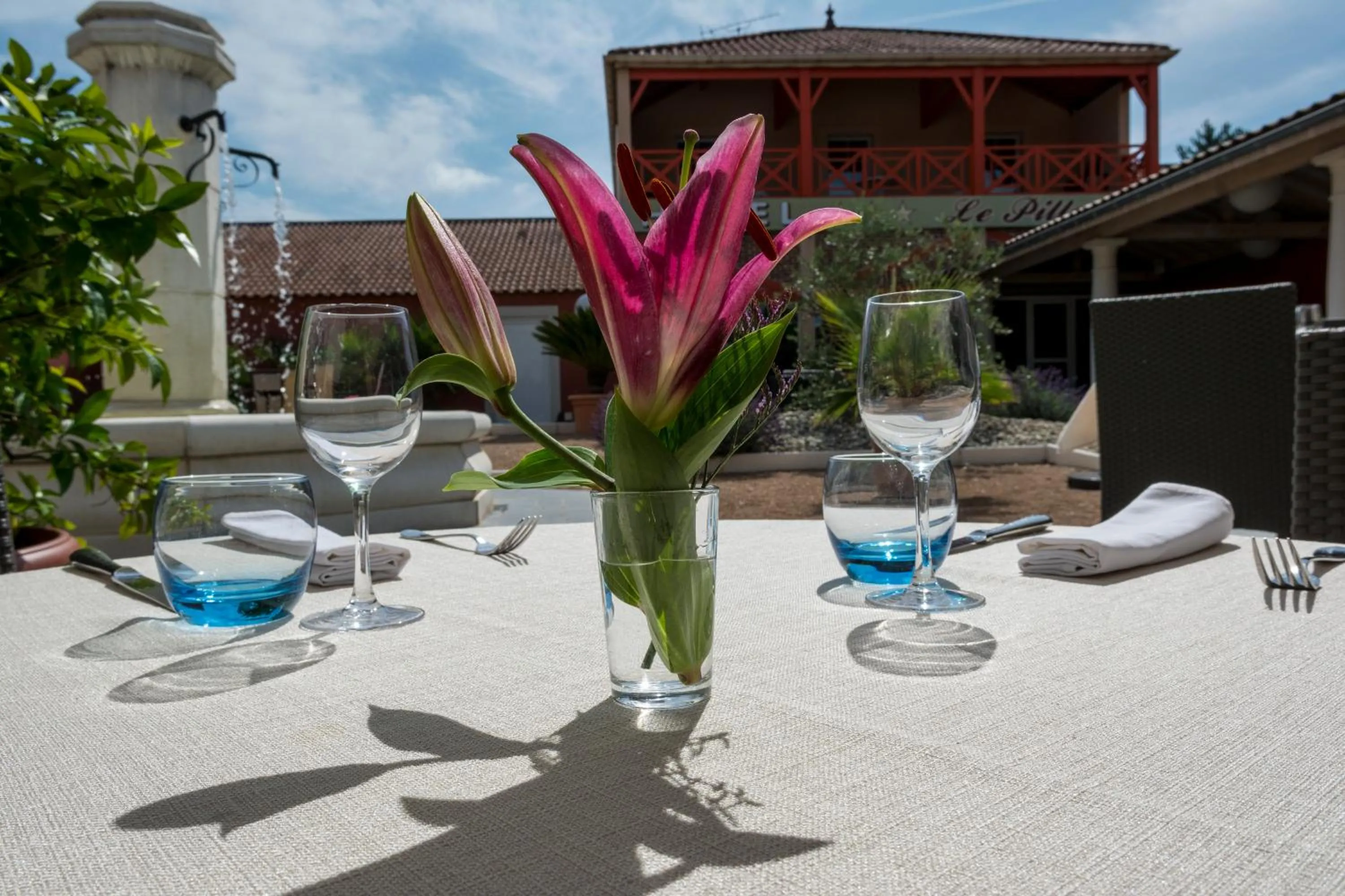Patio in The Originals Boutique, Hôtel Le Pillebois, Bourg-en-Bresse Nord