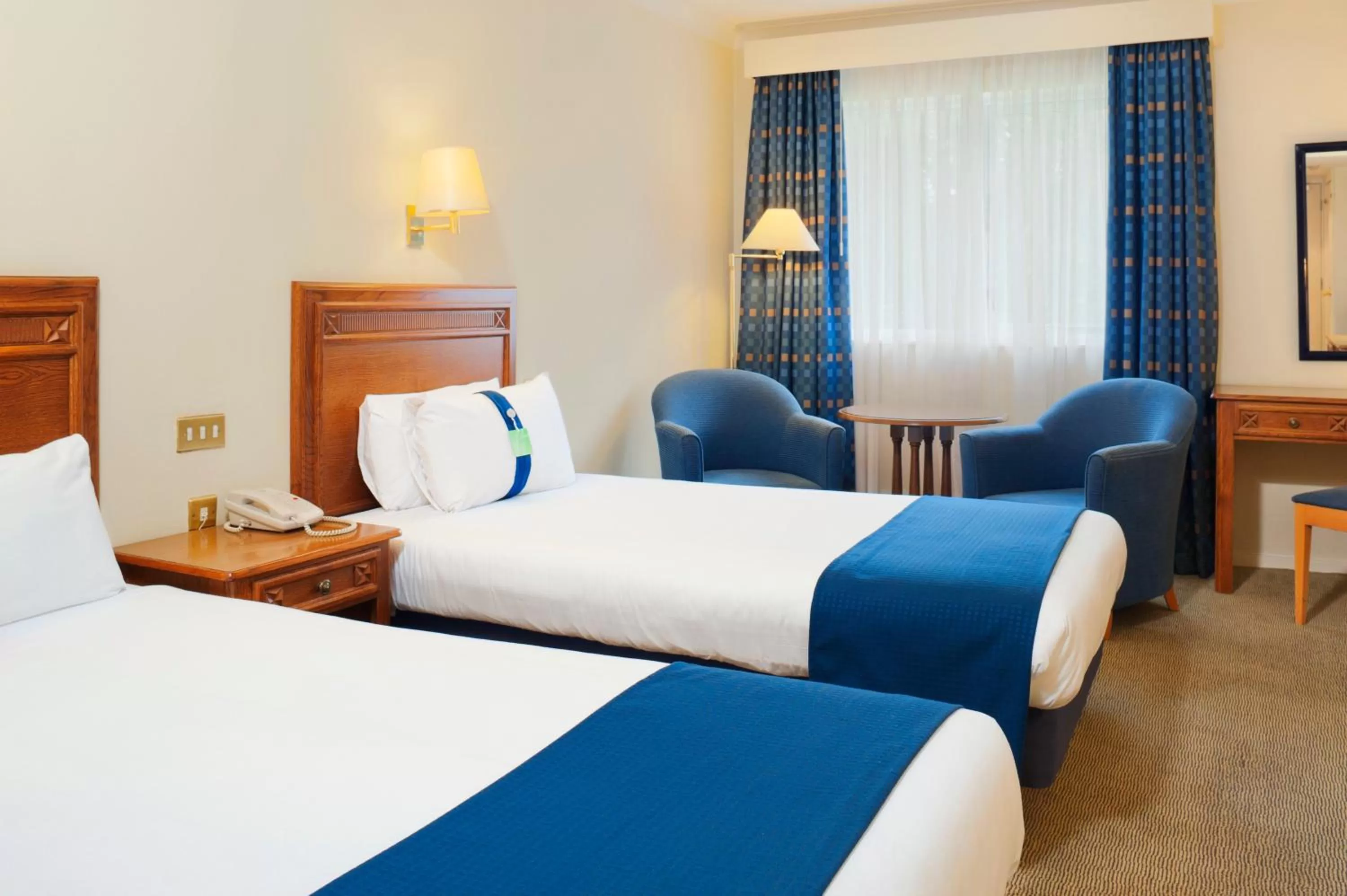 Photo of the whole room, Bed in Holiday Inn Maidstone-Sevenoaks by IHG
