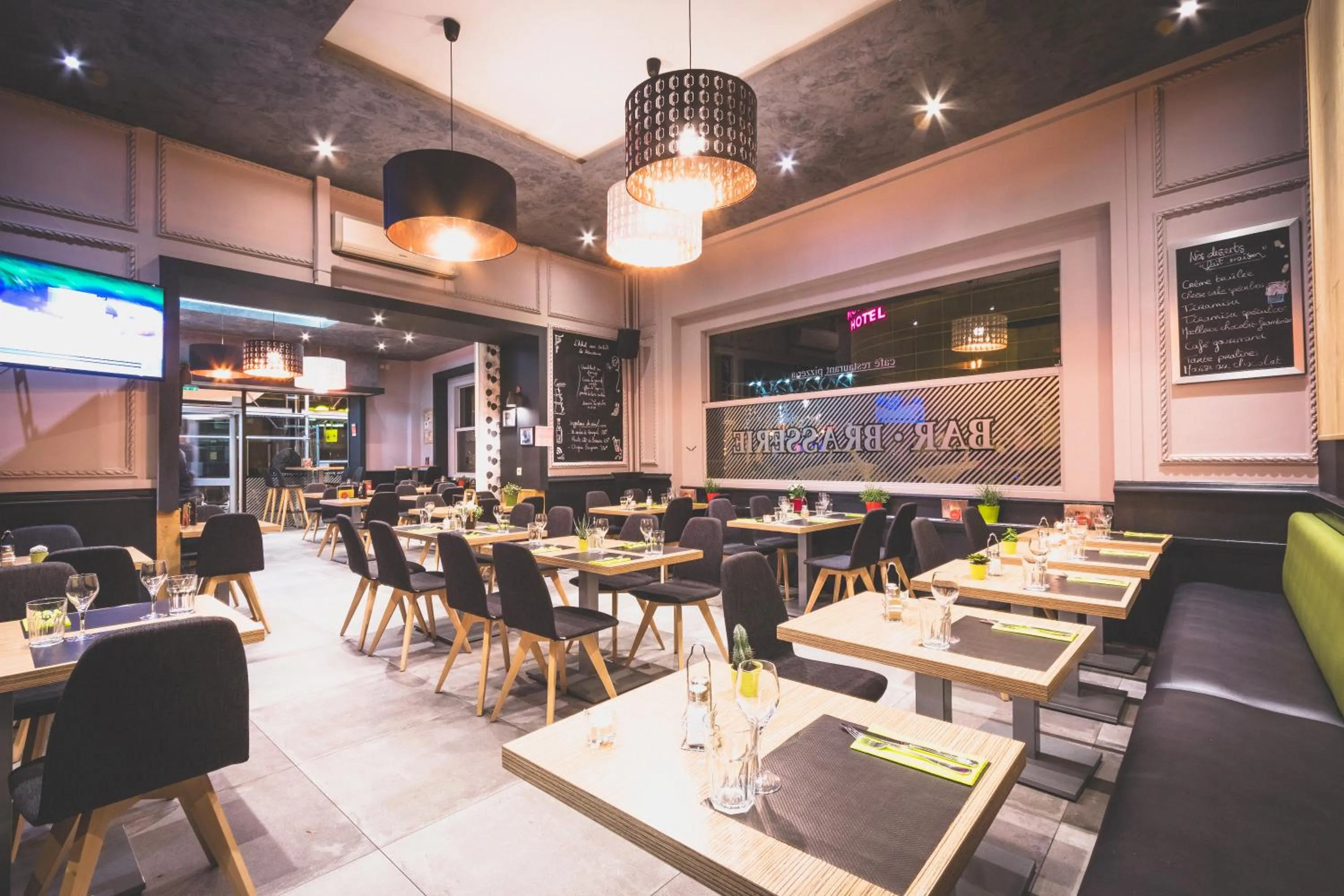 Restaurant/places to eat in Hotel Actuel Chambéry Centre Gare