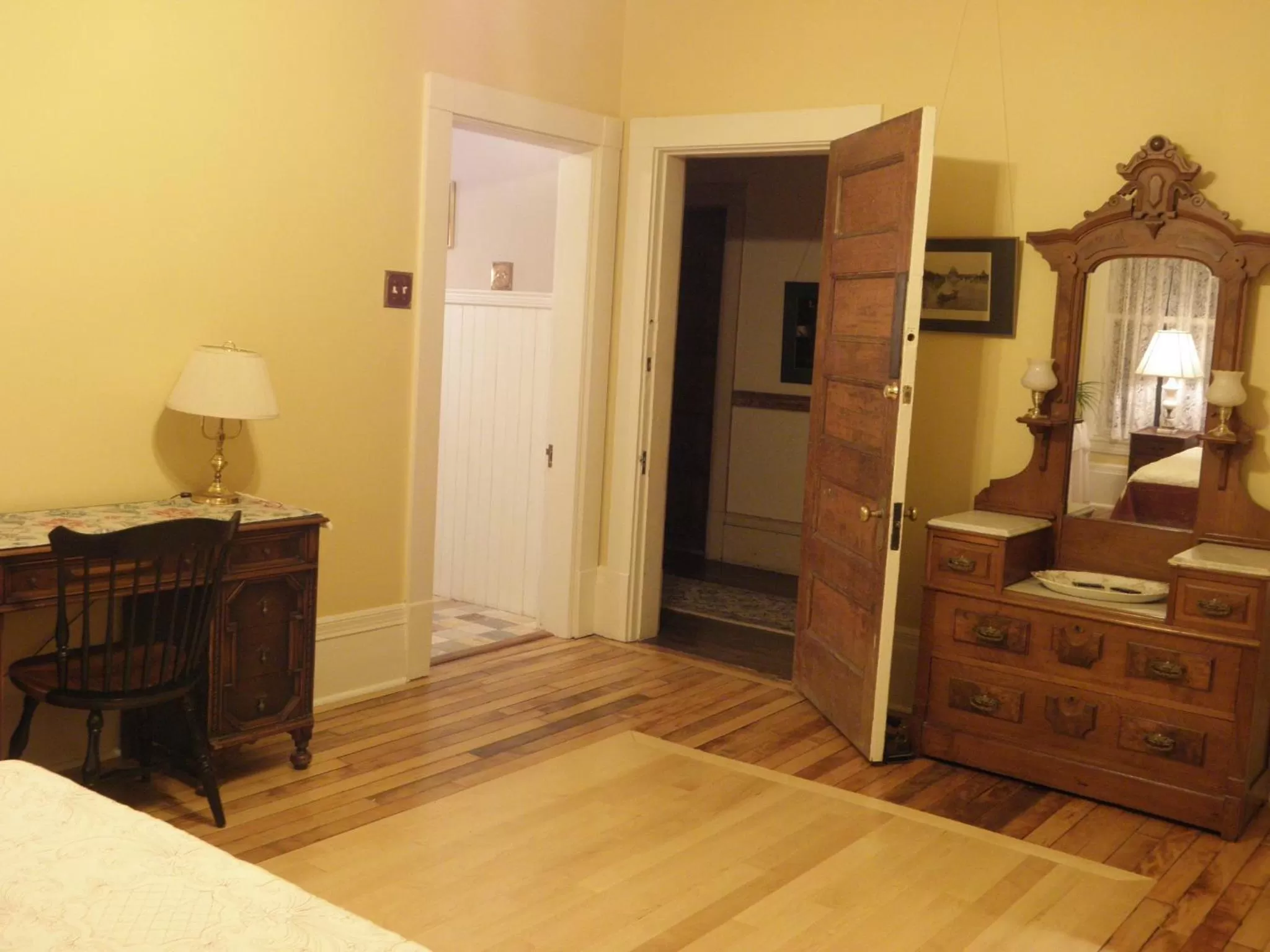 Photo of the whole room, Bed in Lehmann House Bed & Breakfast