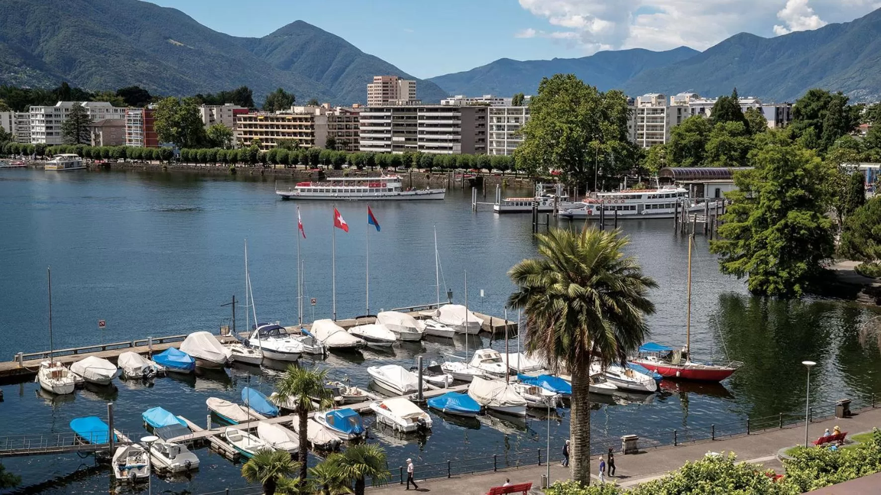 City view in Hotel Lago Maggiore - Welcome!
