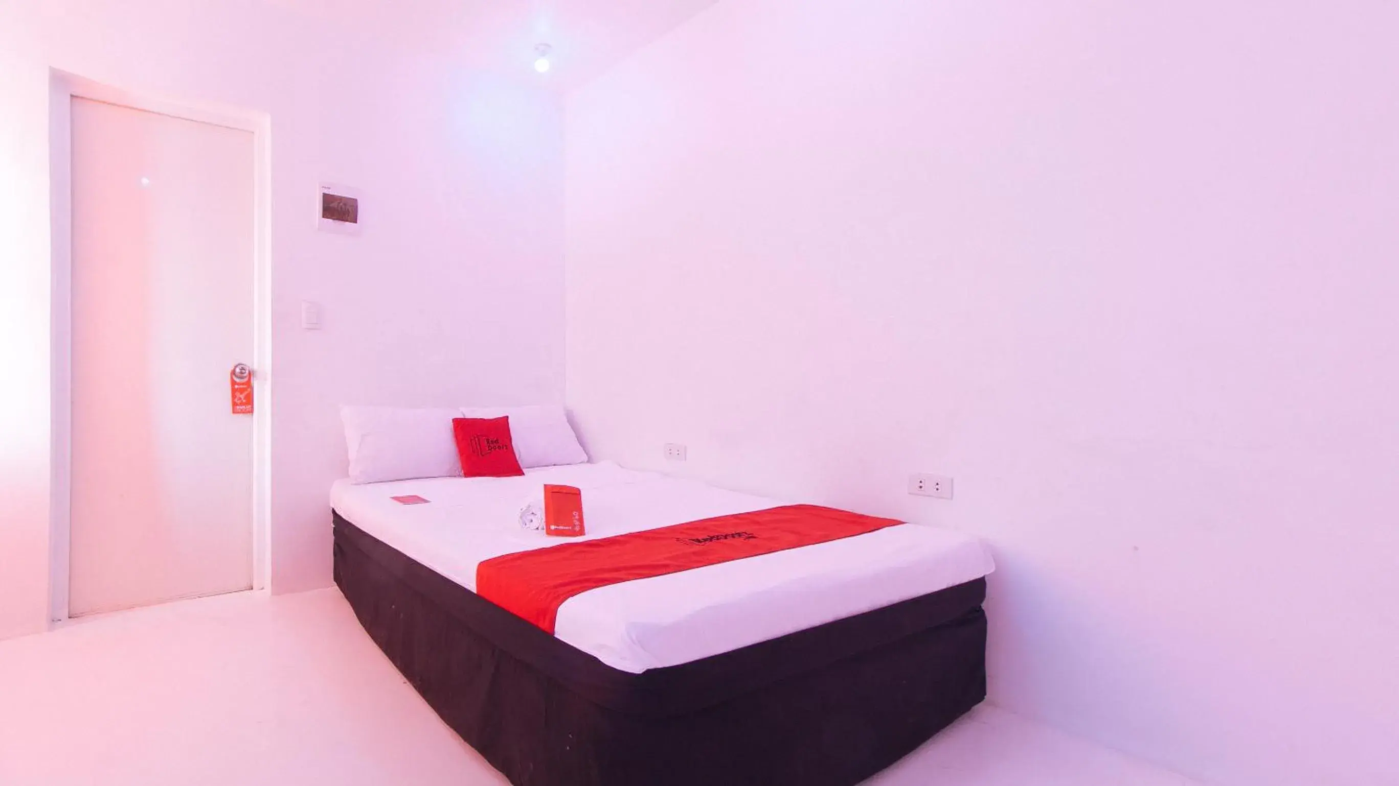 RedDoorz @ Jolly Orange Paranaque RedDoorz @ Jolly Orange Paranaque