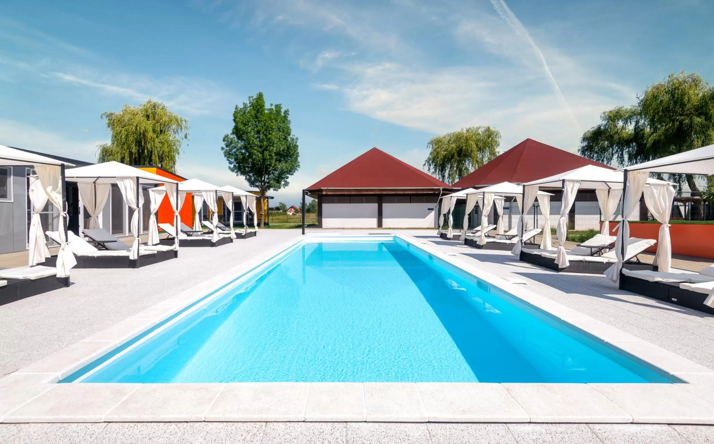 Swimming pool in Tisza-tó Apartmanpark