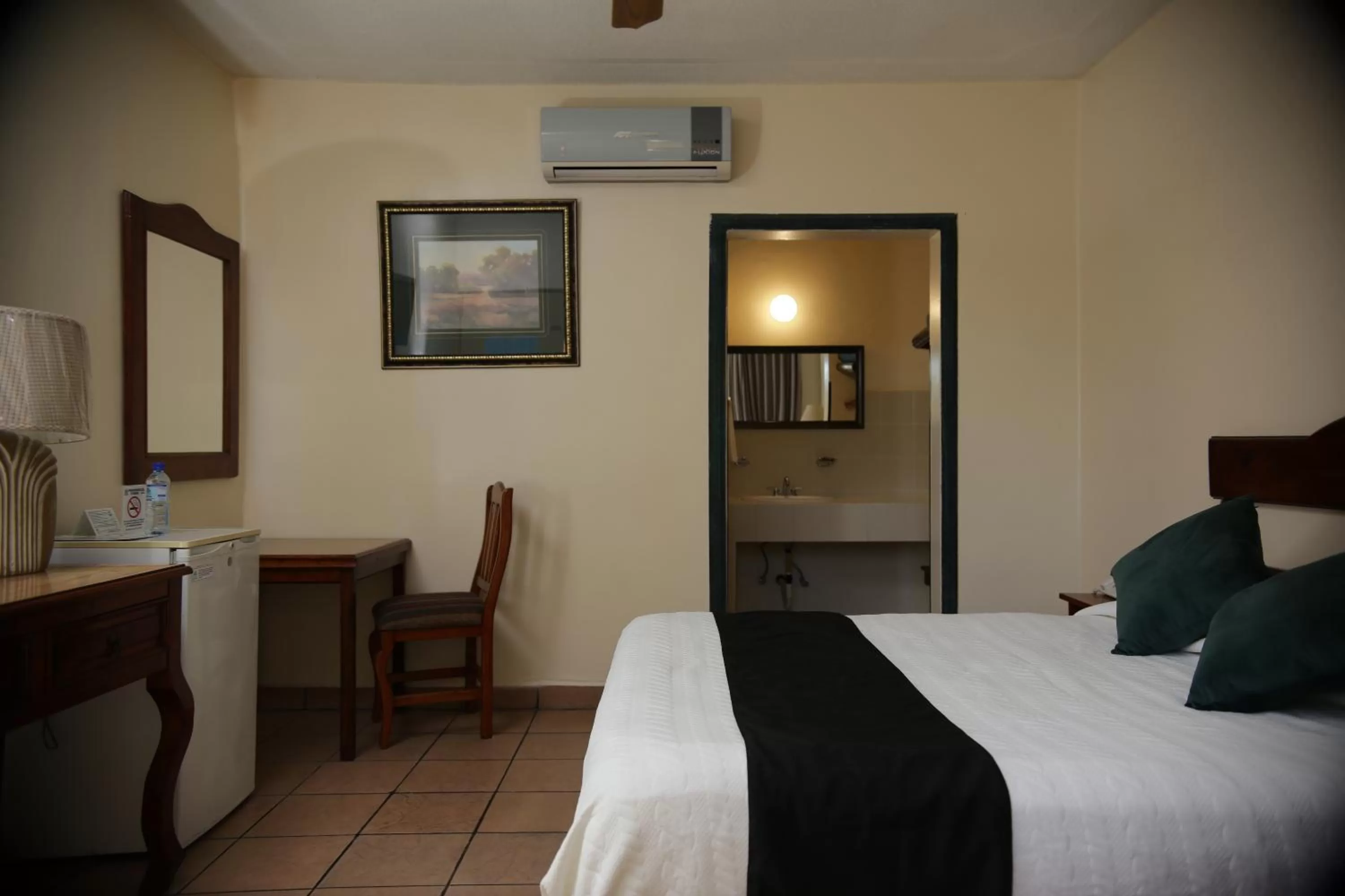 Bed in Hotel Posada Santa Fe Sabinas