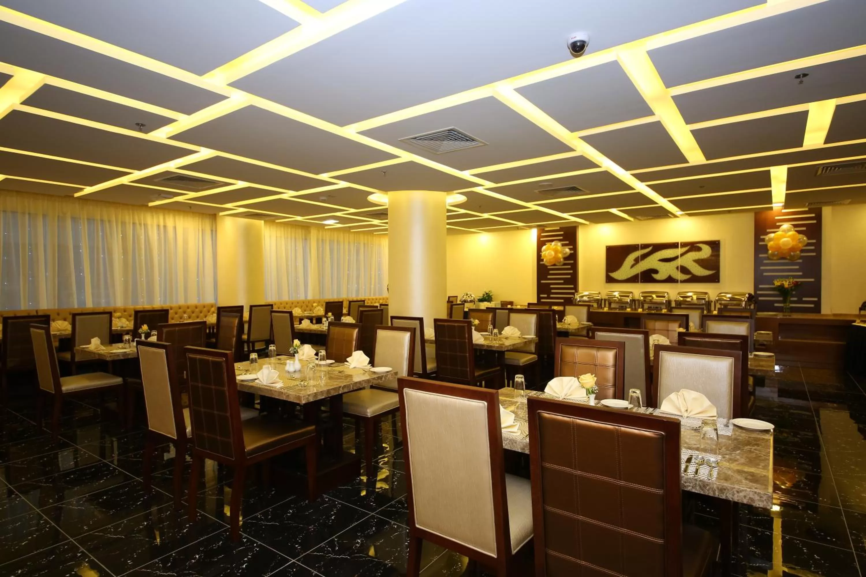 Restaurant/places to eat in Ivory Grand Hotel Apartments