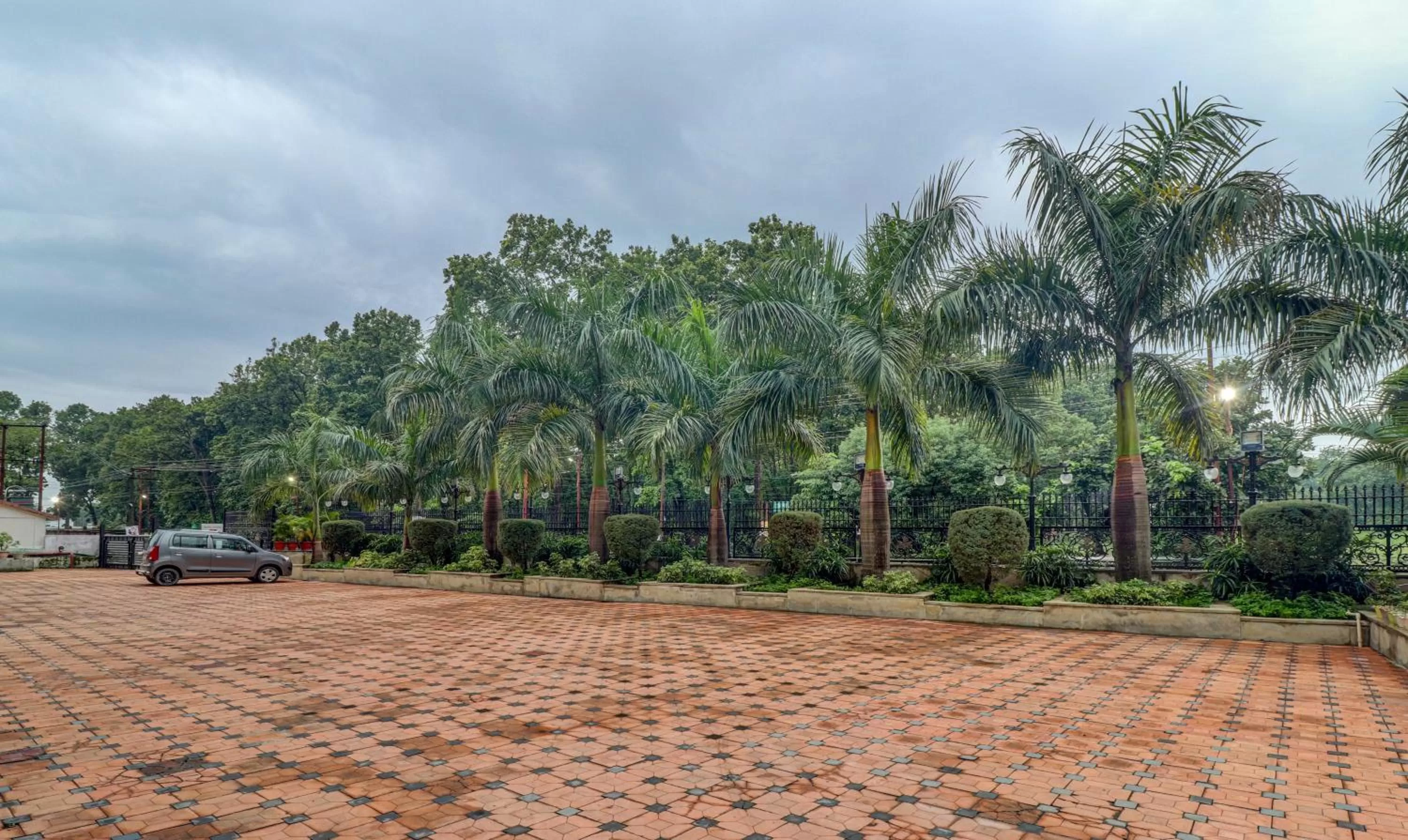 Parking in Treebo Premium Pearl Avenue Banquets And Lawn